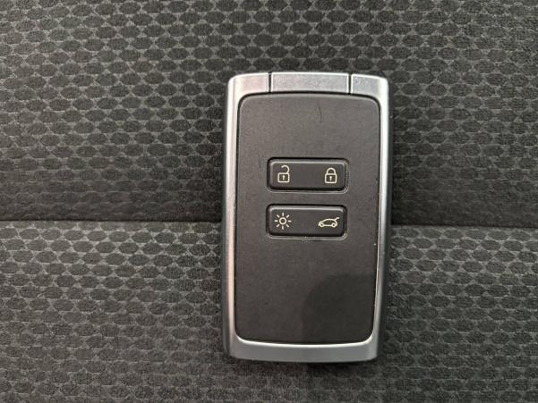 Vente en ligne Renault Clio 5 Clio E-Tech 140 au prix de 17 990 €