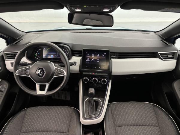 Vente en ligne Renault Clio 5 Clio E-Tech 140 - 21N au prix de 17 990 €