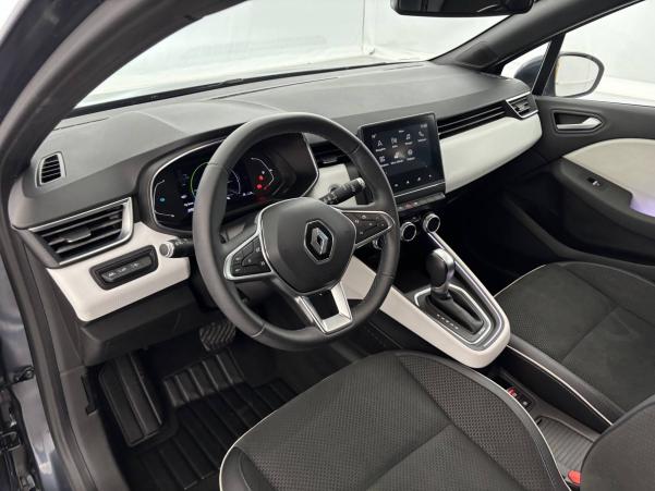 Vente en ligne Renault Clio 5 Clio E-Tech 140 au prix de 17 390 €