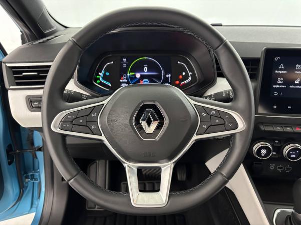 Vente en ligne Renault Clio 5 Clio E-Tech 140 - 21N au prix de 17 990 €