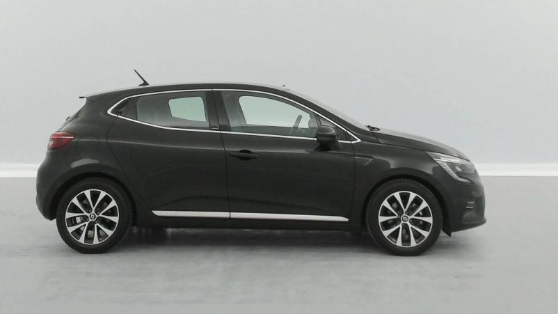 Vente en ligne Renault Clio 5 Clio E-Tech 140 au prix de 17 990 €