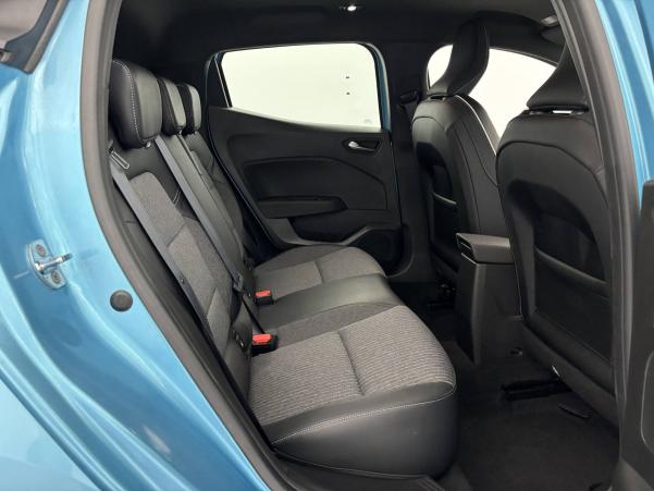 Vente en ligne Renault Clio 5 Clio E-Tech 140 - 21N au prix de 17 990 €