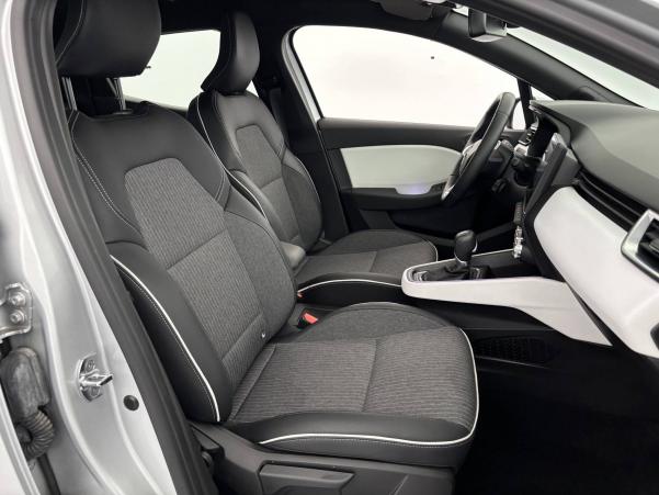 Vente en ligne Renault Clio 5 Clio E-Tech 140 - 21N au prix de 18 600 €