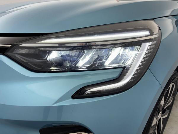 Vente en ligne Renault Clio 5 Clio E-Tech 140 - 21N au prix de 17 990 €