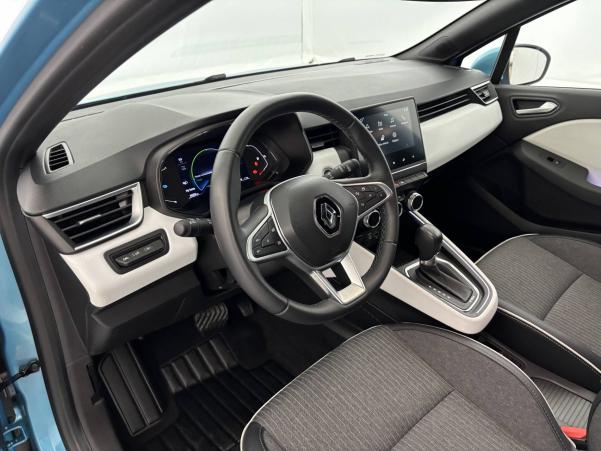 Vente en ligne Renault Clio 5 Clio E-Tech 140 - 21N au prix de 17 990 €