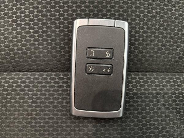 Vente en ligne Renault Clio 5 Clio E-Tech 140 au prix de 17 390 €