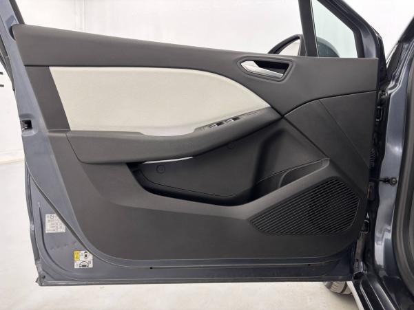Vente en ligne Renault Clio 5 Clio E-Tech 140 au prix de 17 390 €