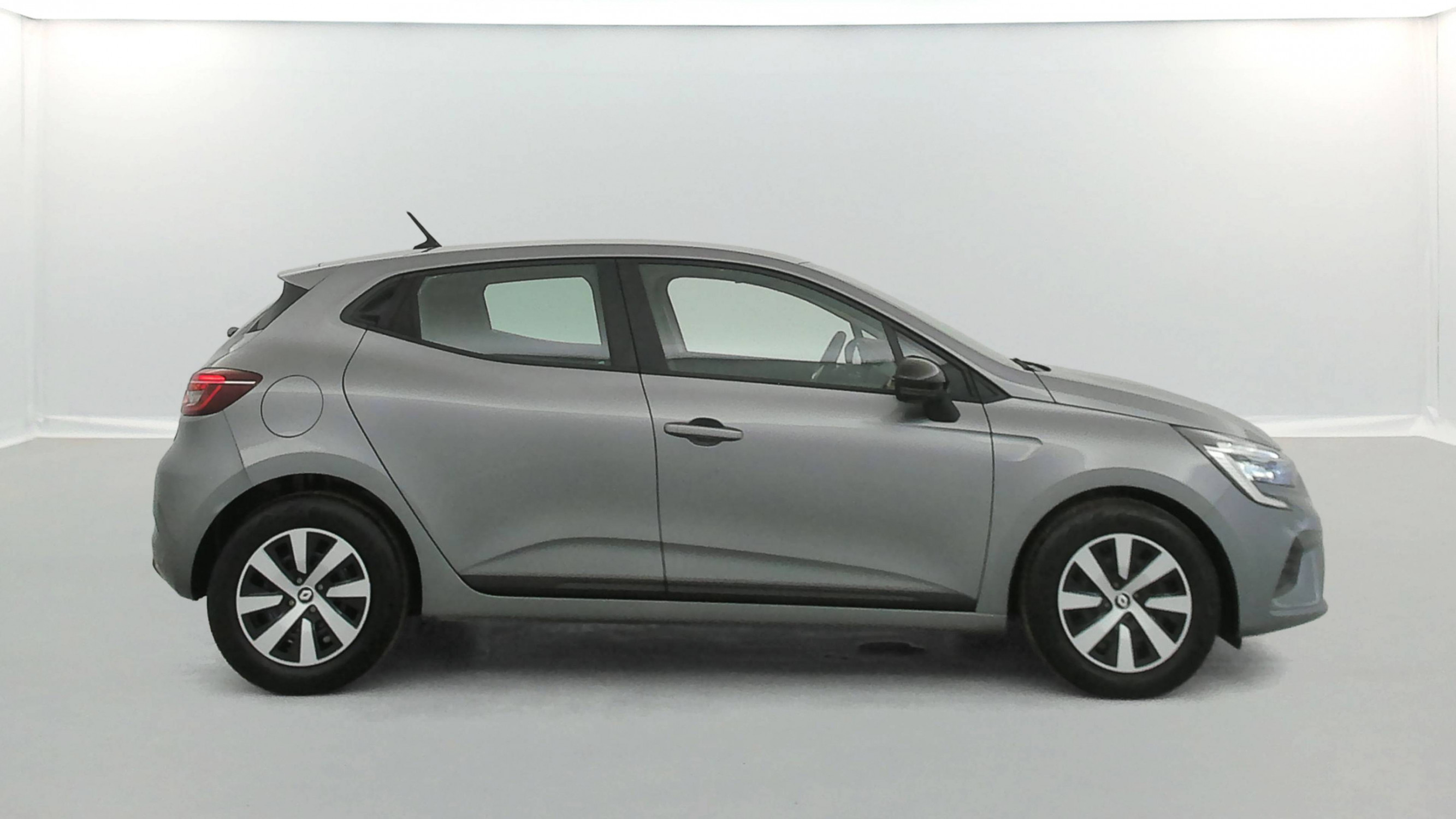 Vente en ligne Renault Clio 5 Clio TCe 90 au prix de 14 000 €