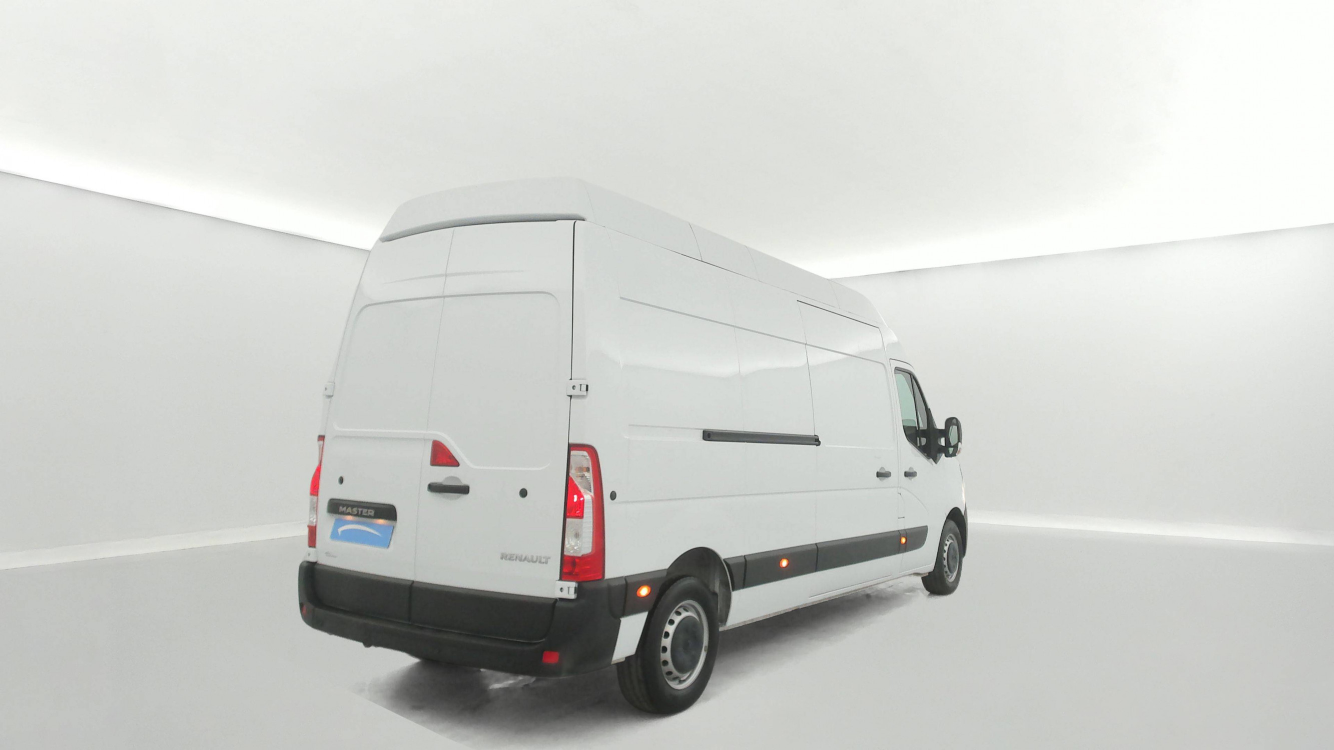 Vente en ligne Renault Master Fourgon MASTER FGN TRAC F3500 L3H3 BLUE DCI 135 au prix de 28 500 €