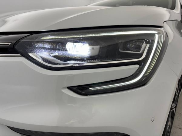 Vente en ligne Renault Megane 4 Mégane IV Berline Blue dCi 115 EDC au prix de 14 900 €