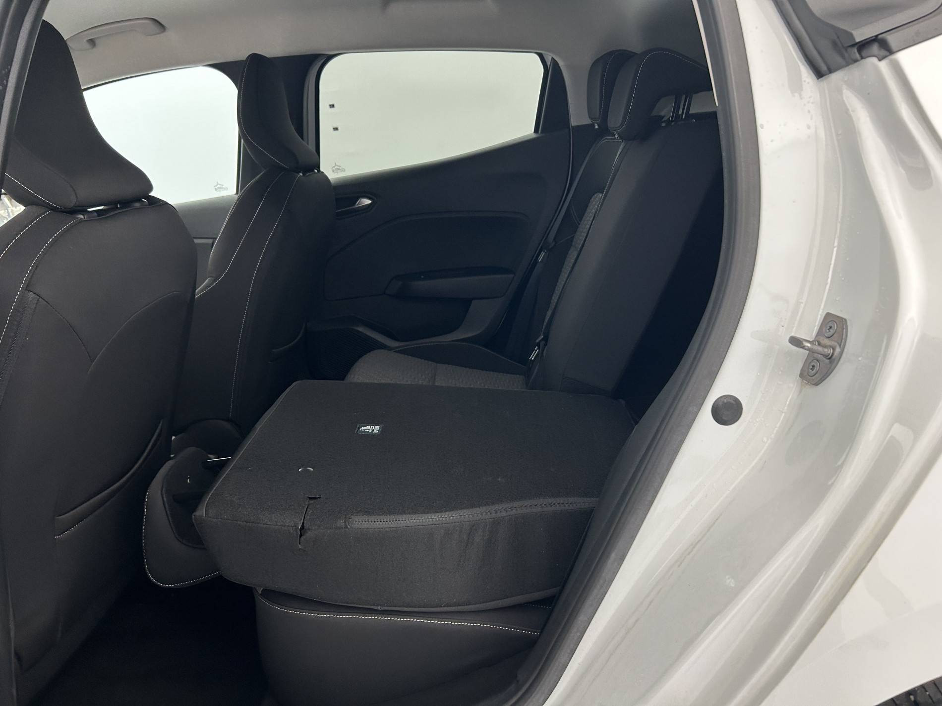 Vente en ligne Renault Clio 5 Clio Blue dCi 100 au prix de 15 000 €