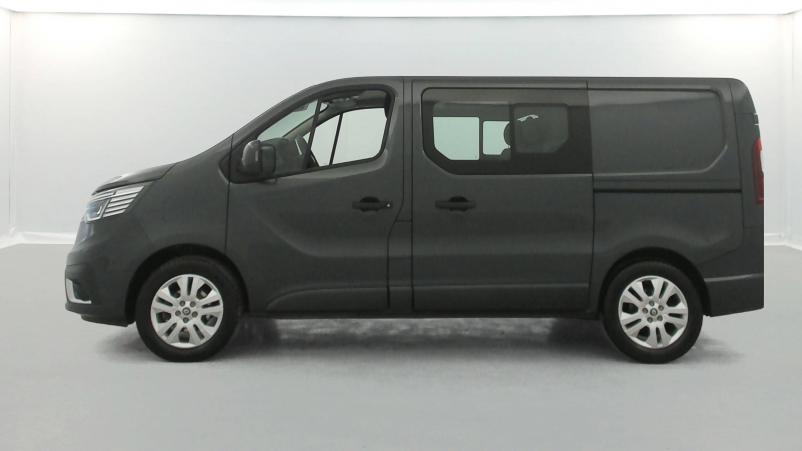 Vente en ligne Renault Trafic Cabine Approfondie TRAFIC CA L1H1 3000 KG BLUE DCI 150 EDC au prix de 27 000 €