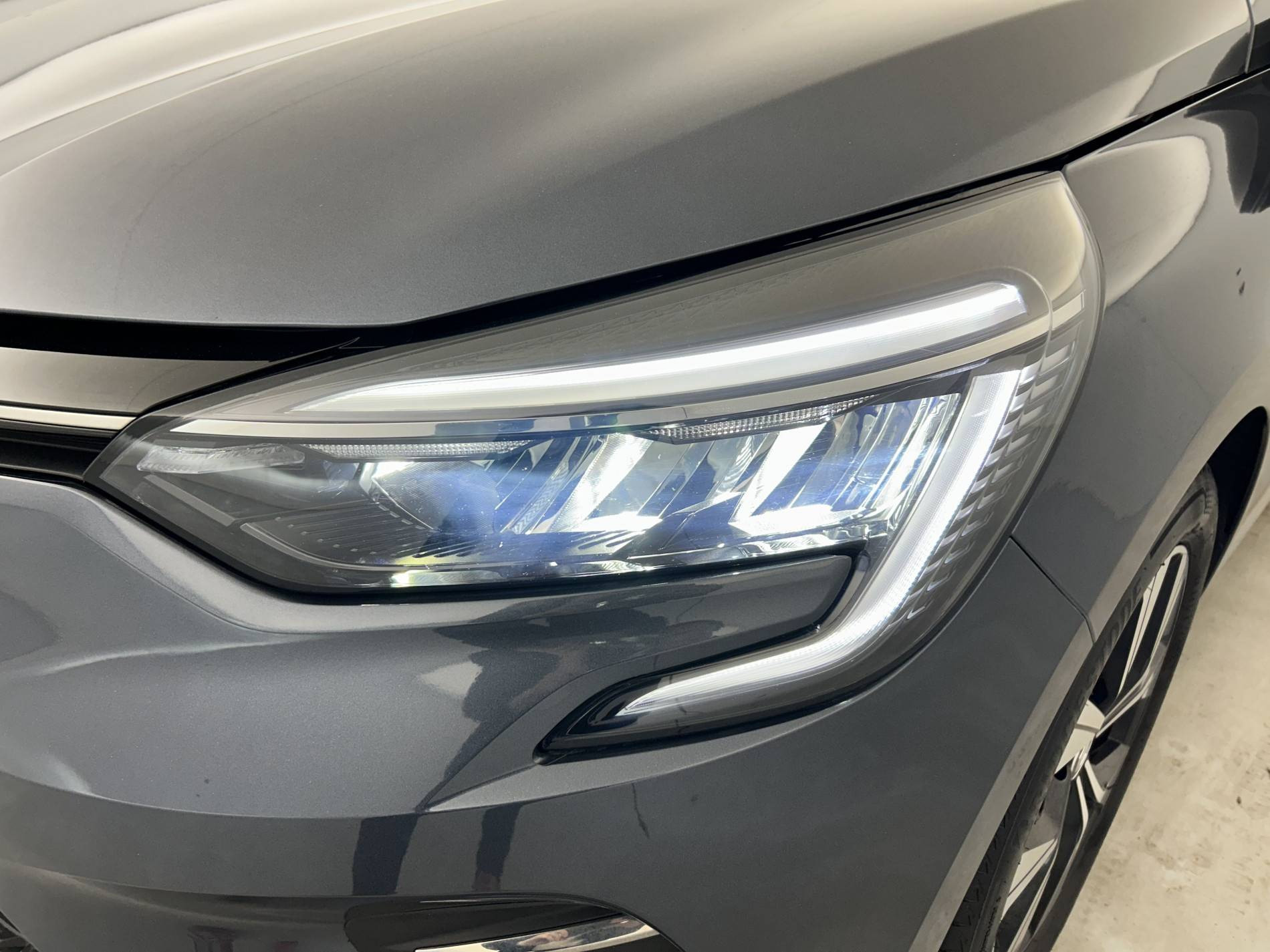 Vente en ligne Renault Clio 5 Clio TCe 90 - 21N au prix de 15 400 €