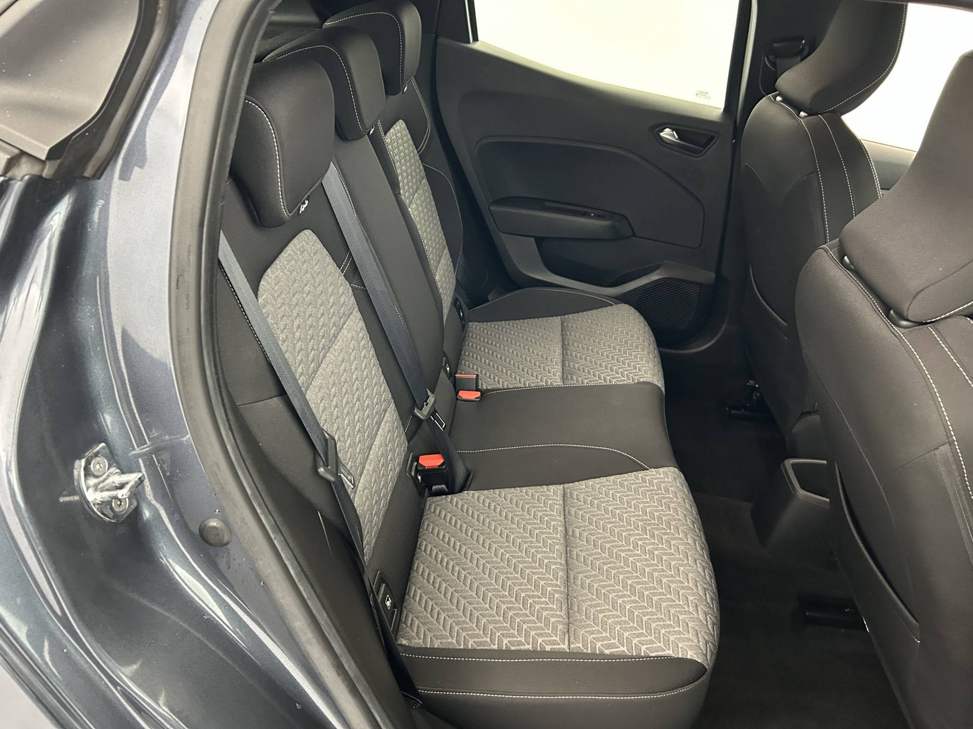 Vente en ligne Renault Clio 5 Clio TCe 90 - 21N au prix de 15 400 €