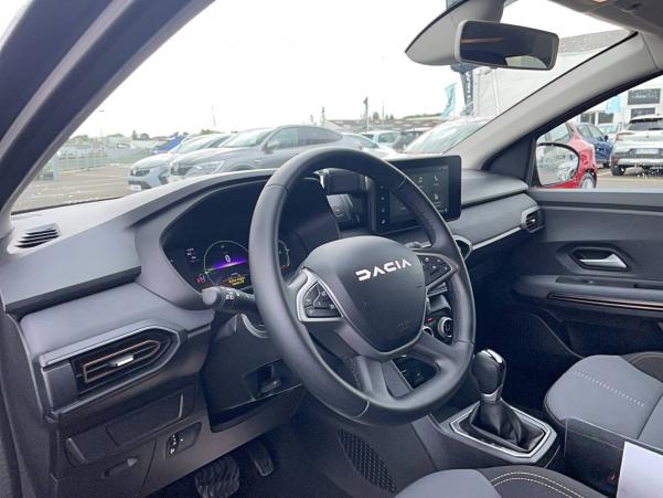 Vente en ligne Dacia Jogger  Hybrid 140 7 places au prix de 25 800 €