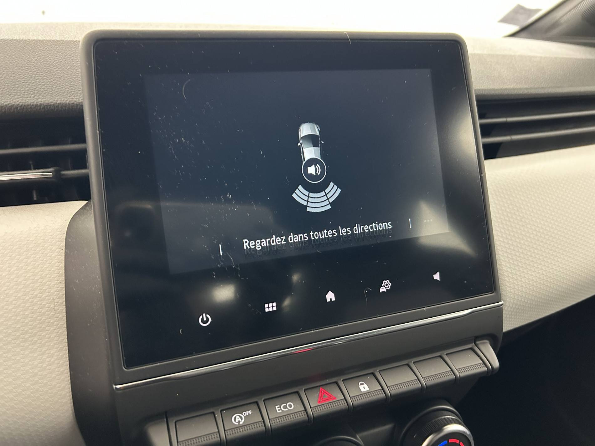 Vente en ligne Renault Clio 5 Clio TCe 90 - 21N au prix de 13 800 €