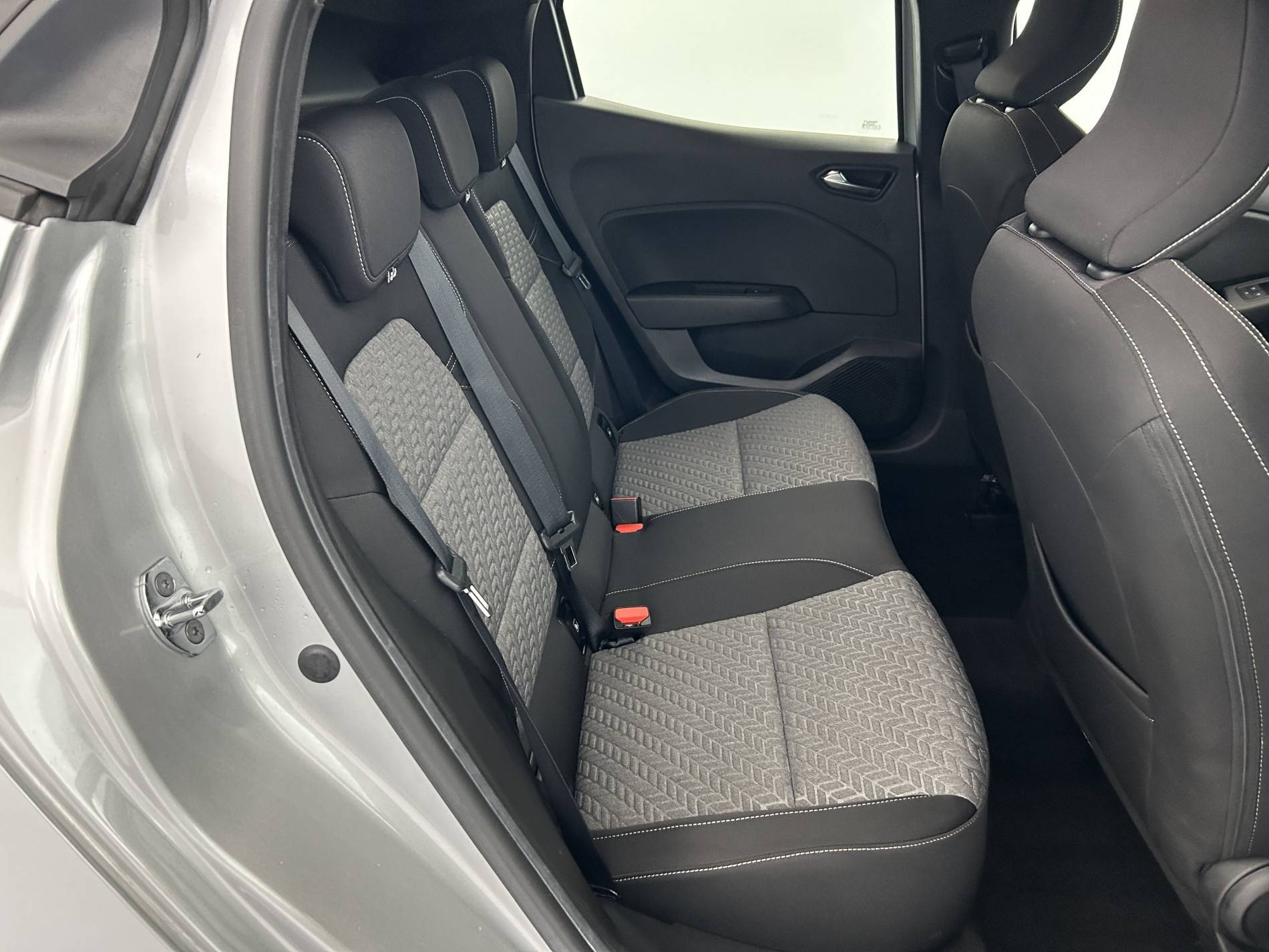 Vente en ligne Renault Clio 5 Clio TCe 90 - 21N au prix de 13 800 €