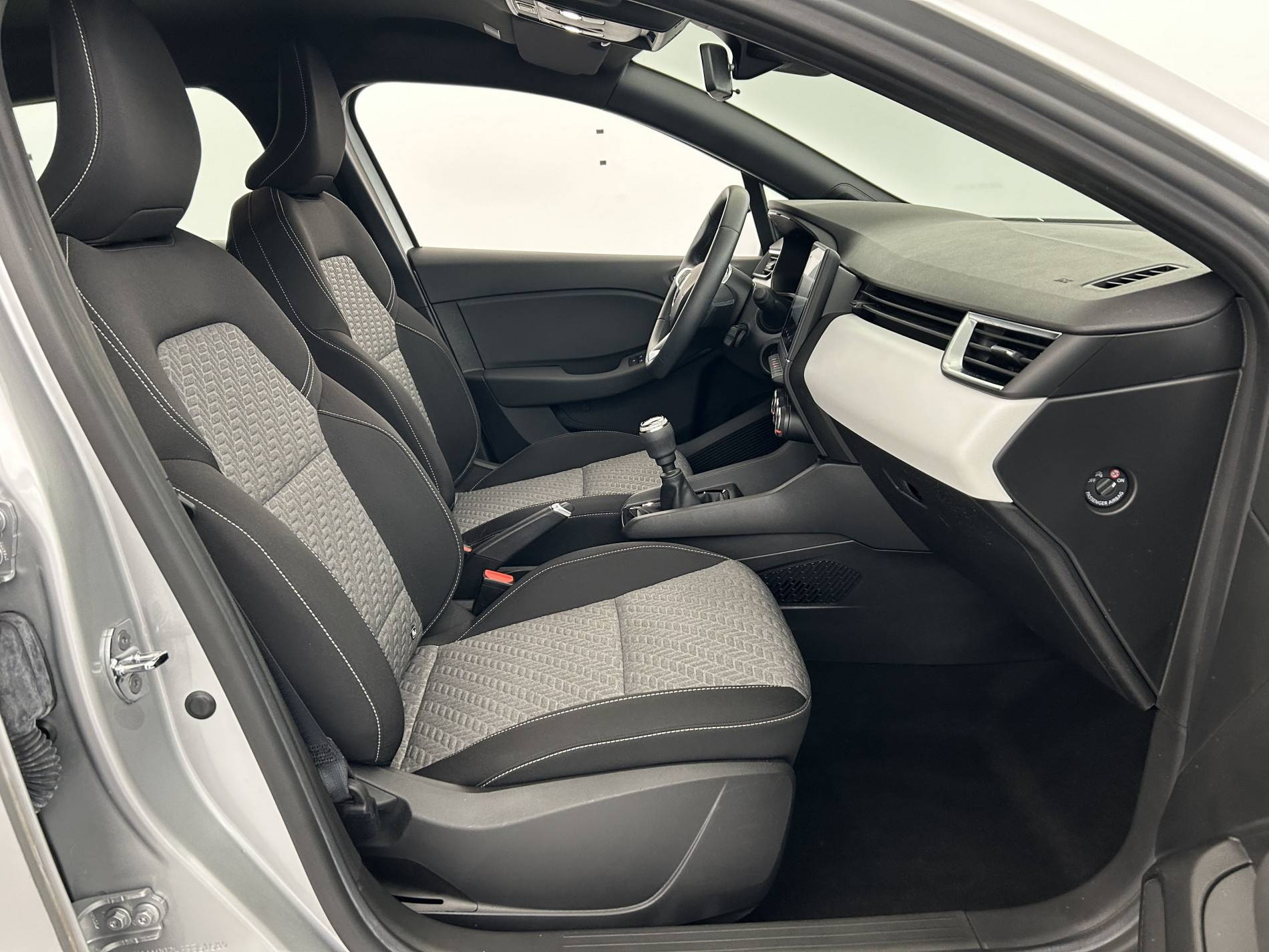 Vente en ligne Renault Clio 5 Clio TCe 90 - 21N au prix de 13 800 €