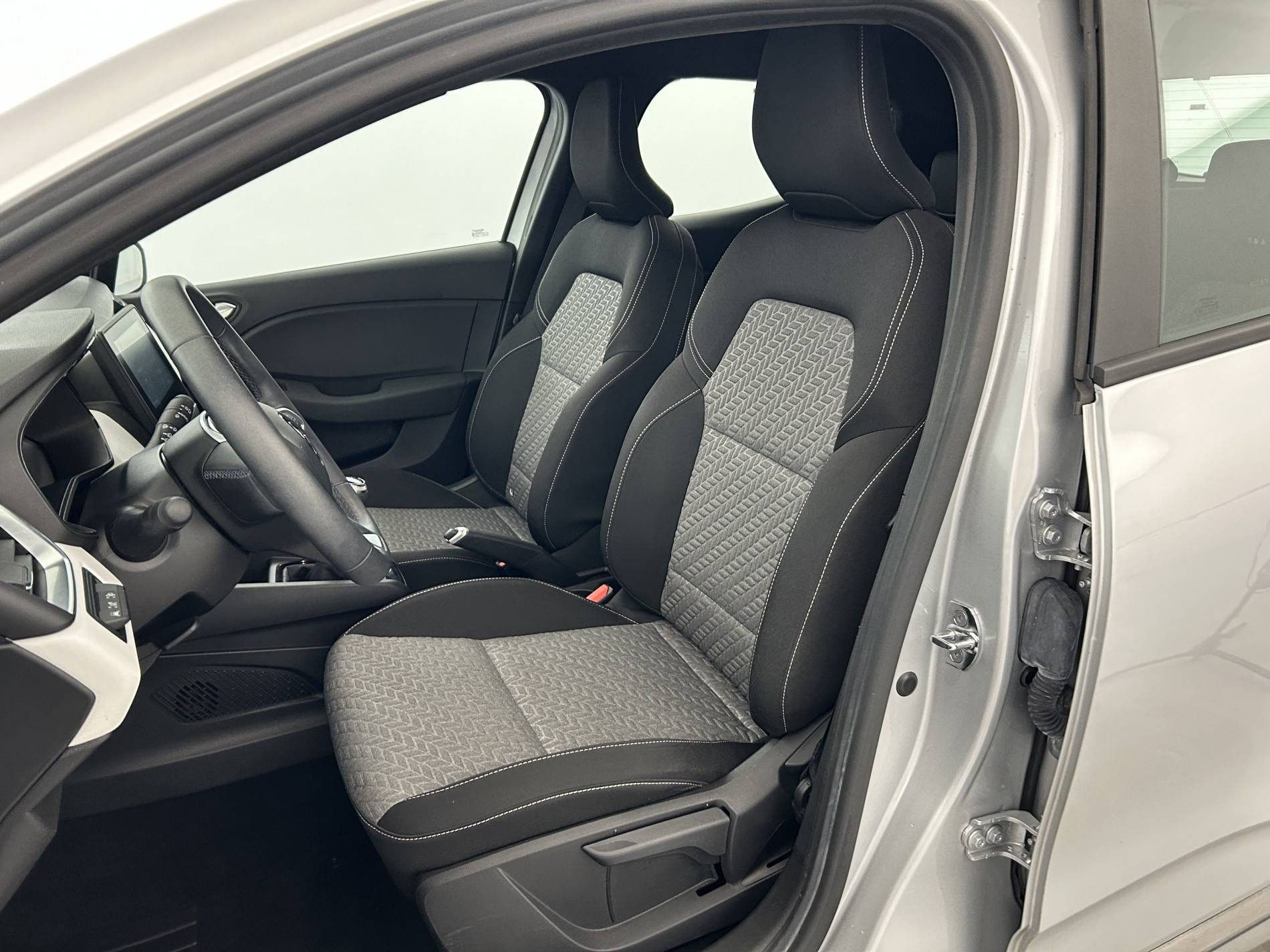 Vente en ligne Renault Clio 5 Clio TCe 90 - 21N au prix de 13 800 €