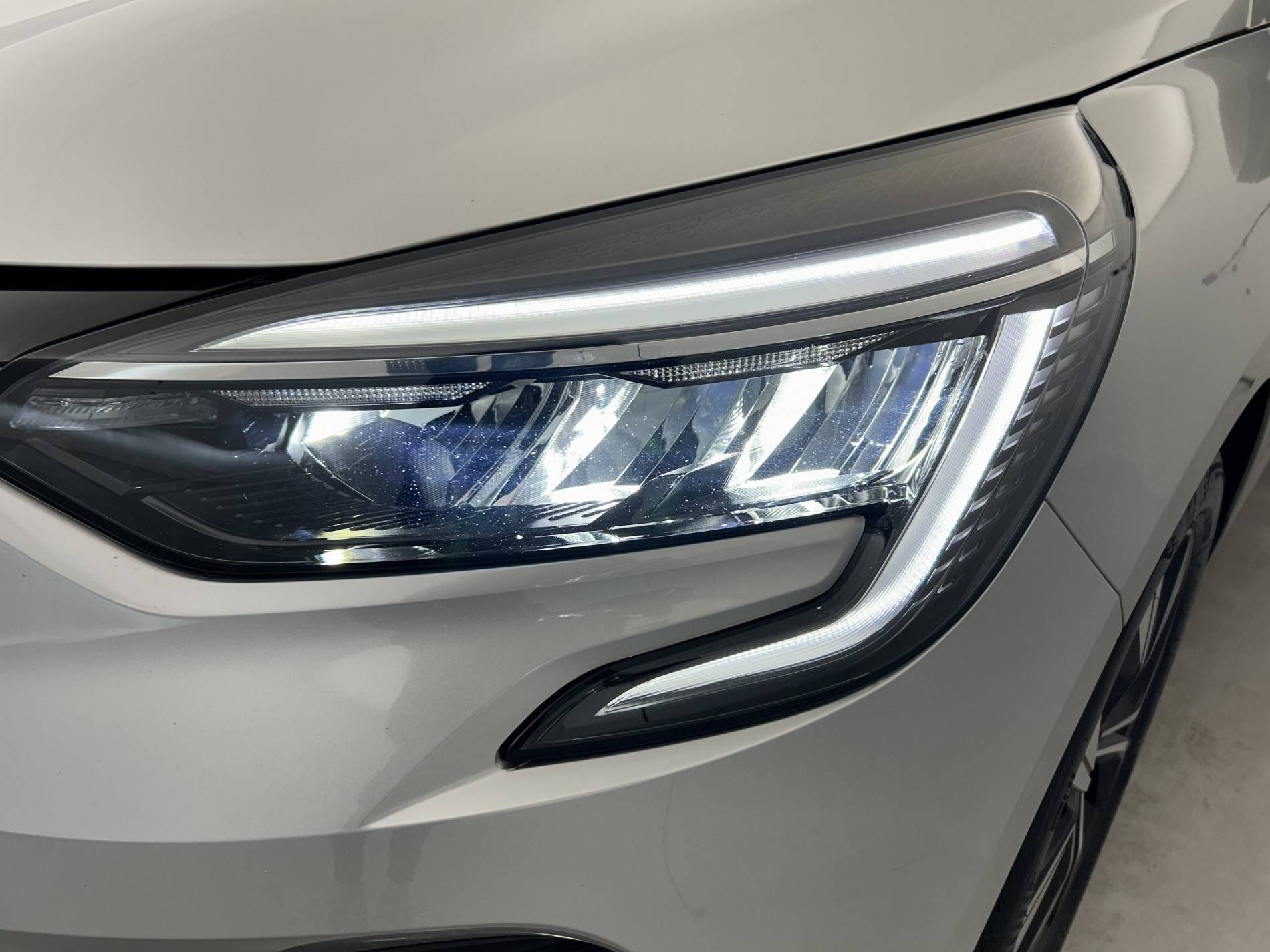 Vente en ligne Renault Clio 5 Clio TCe 90 - 21N au prix de 13 800 €