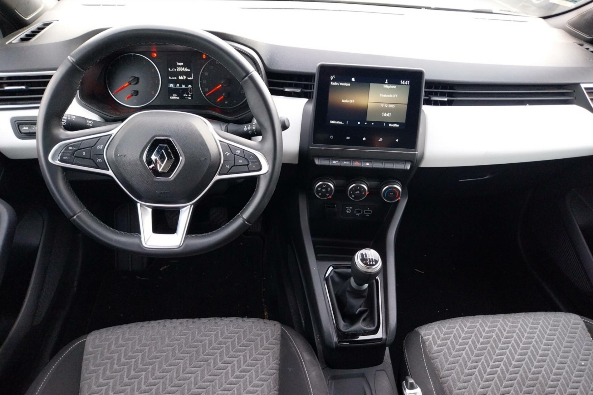 Vente en ligne Renault Clio 5 Clio TCe 90 - 21N au prix de 12 990 €