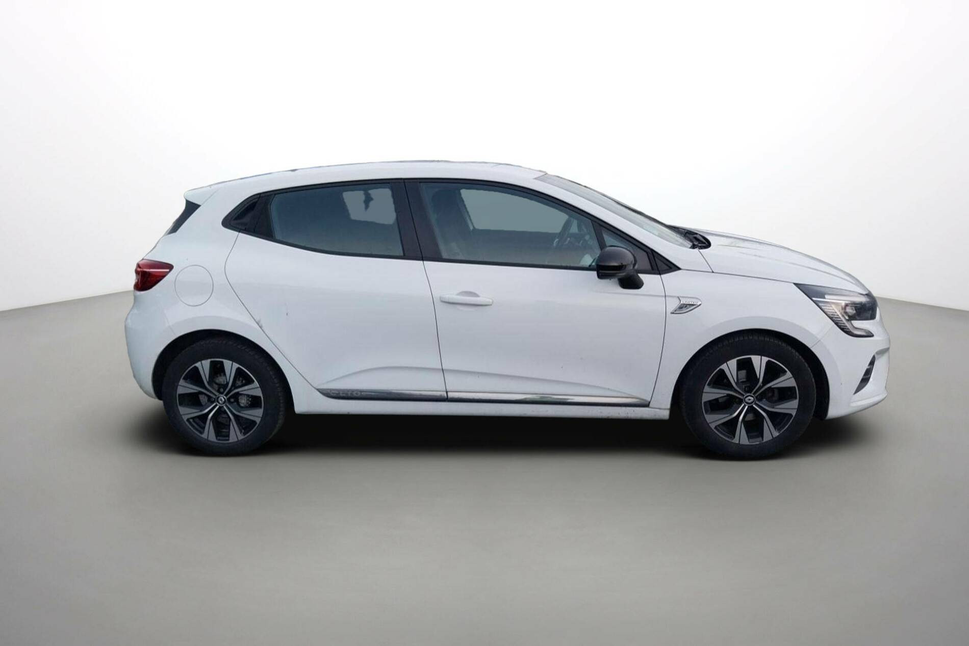 Vente en ligne Renault Clio 5 Clio TCe 90 - 21N au prix de 12 990 €