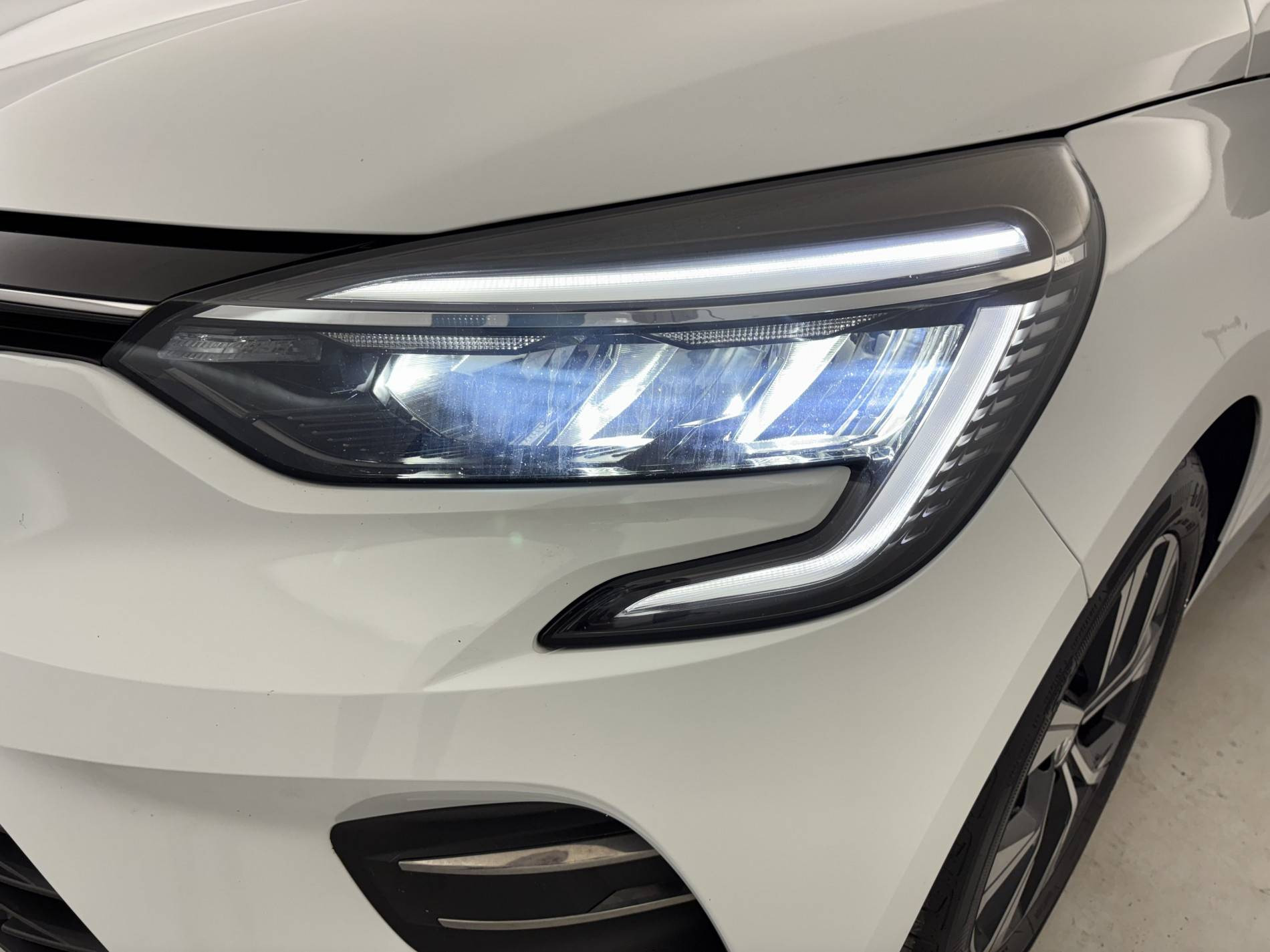 Vente en ligne Renault Clio 5 Clio TCe 90 au prix de 13 990 €