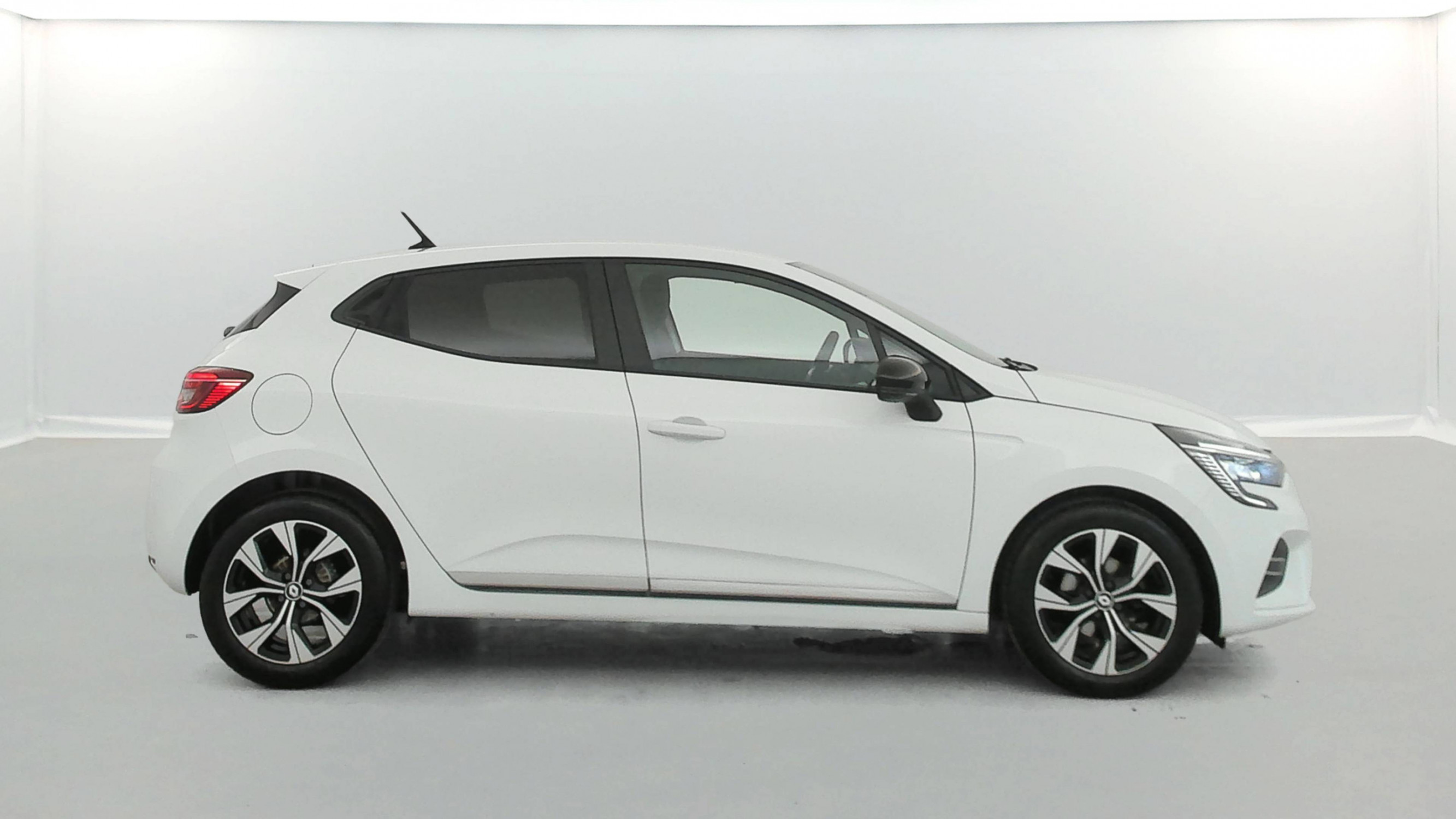 Vente en ligne Renault Clio 5 Clio TCe 90 au prix de 13 990 €