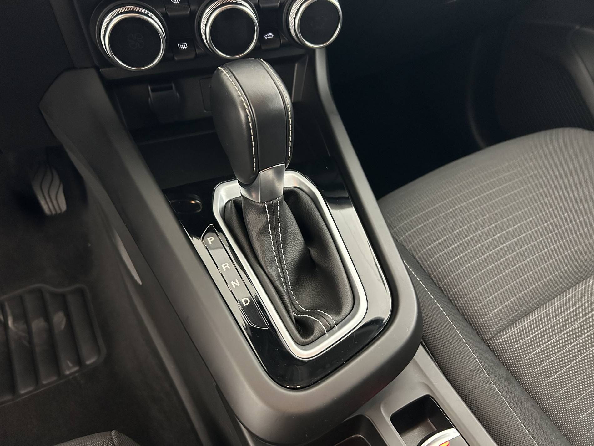 Vente en ligne Renault Arkana  mild hybrid 140 EDC FAP - 22 au prix de 19 990 €