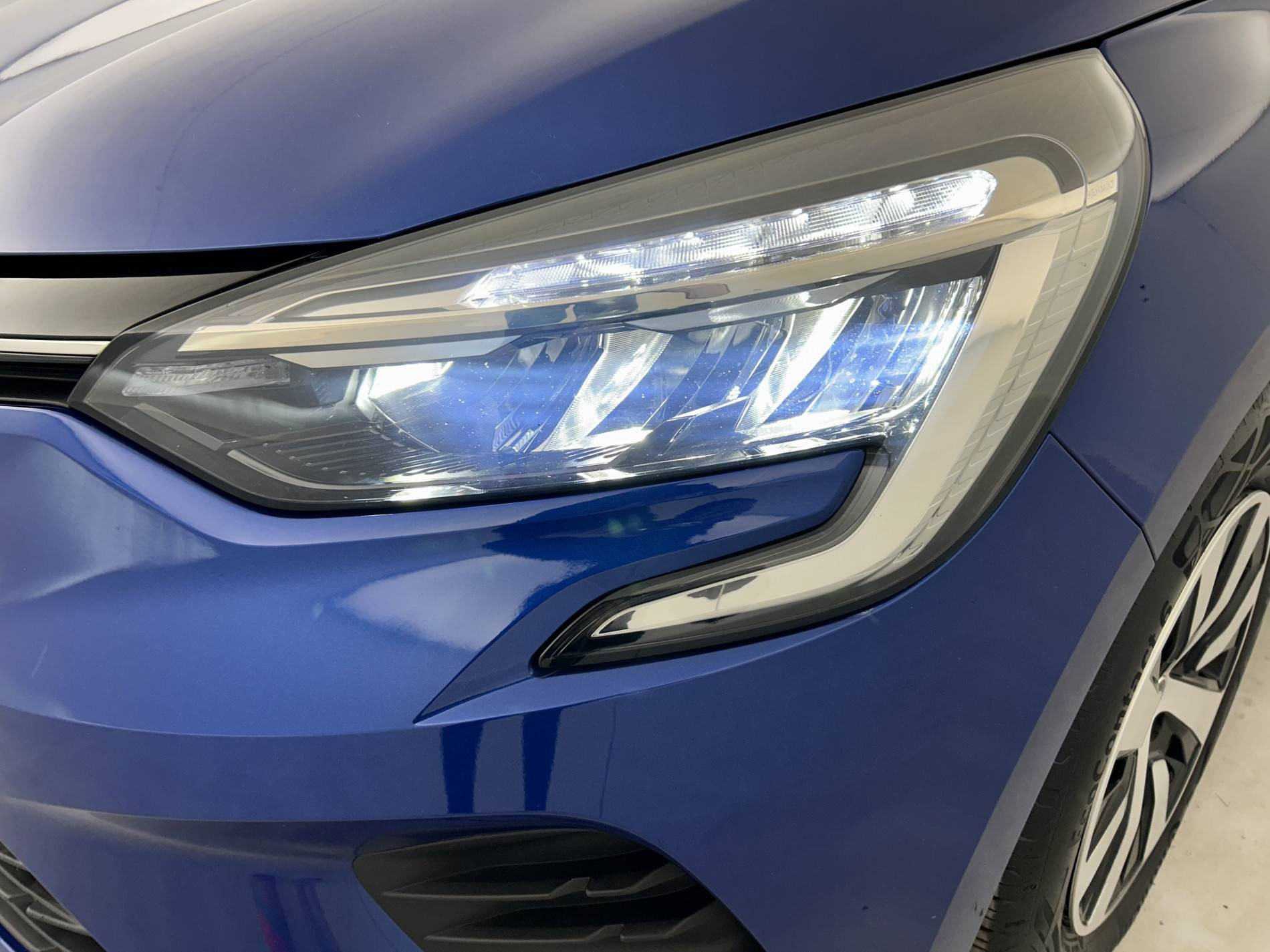 Vente en ligne Renault Clio 5 Clio TCe 90 au prix de 14 050 €