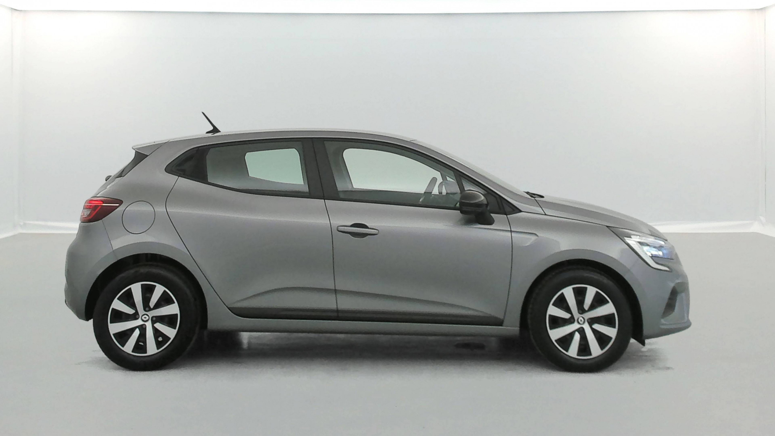 Vente en ligne Renault Clio 5 Clio TCe 90 au prix de 14 350 €