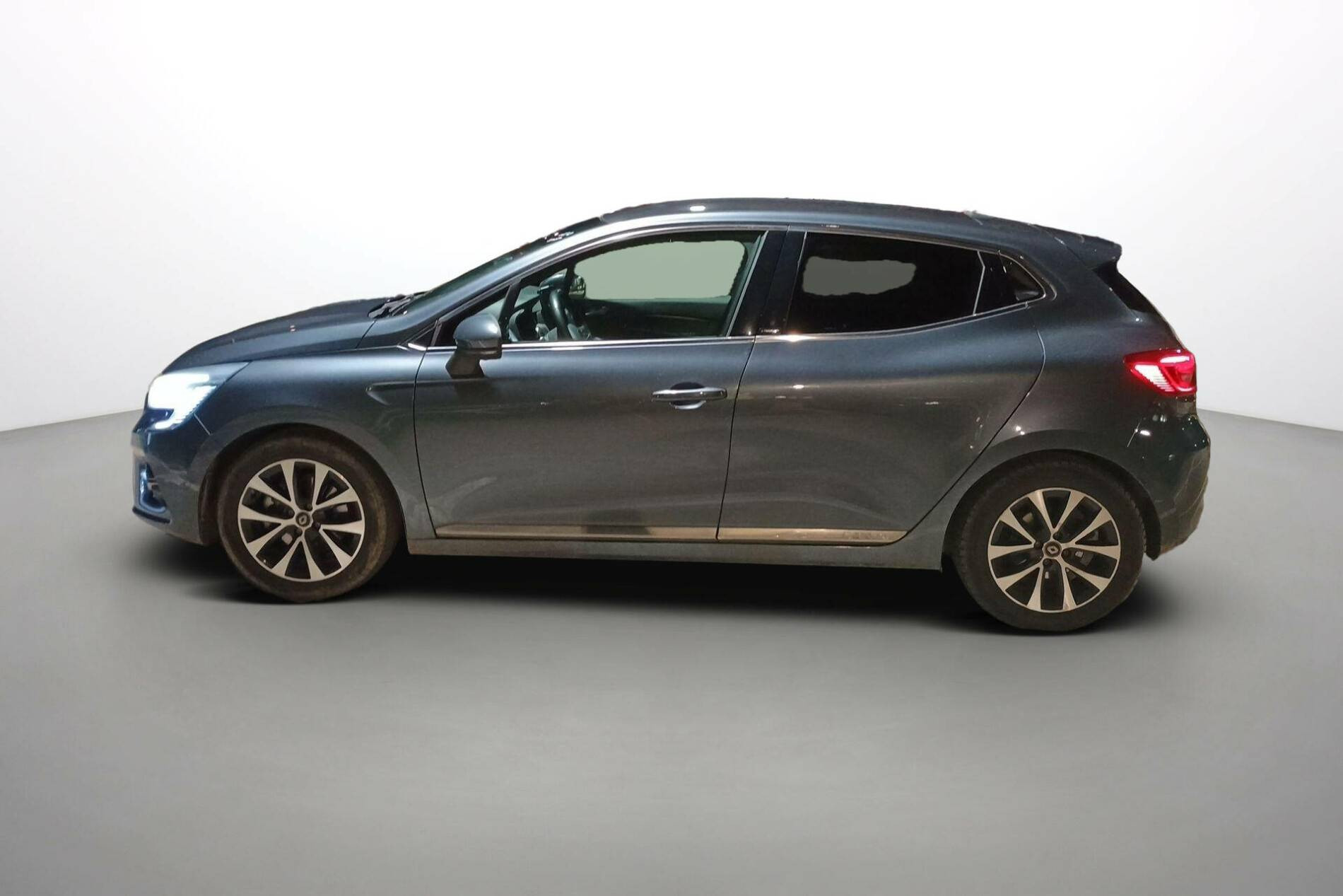 Vente en ligne Renault Clio 5 Clio E-Tech 140 au prix de 16 500 €