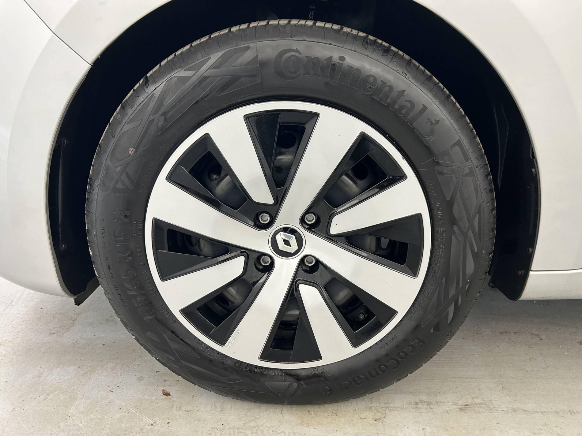 Vente en ligne Renault Clio 5 Clio TCe 90 au prix de 14 350 €