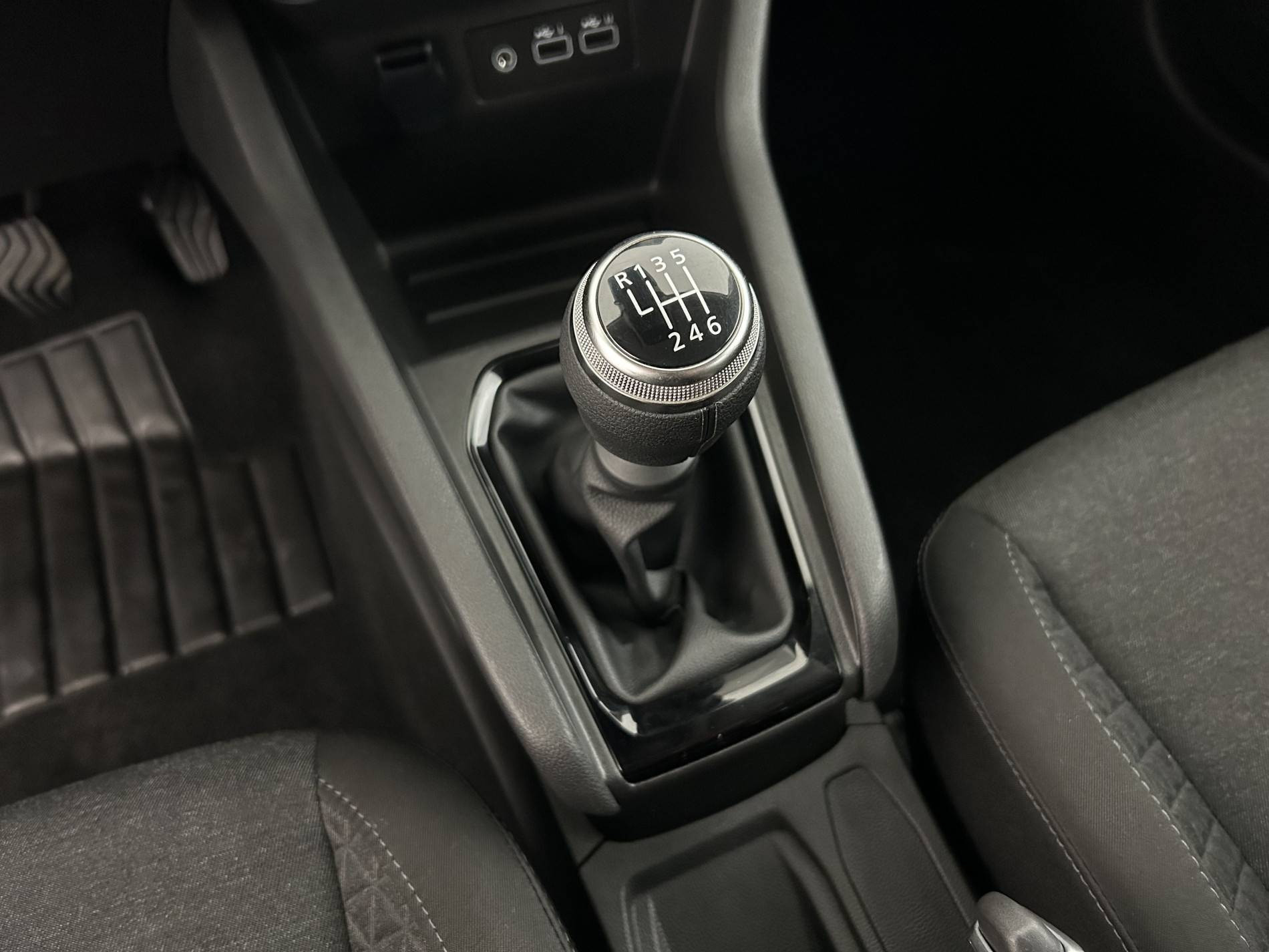 Vente en ligne Renault Clio 5 Clio TCe 90 au prix de 14 350 €