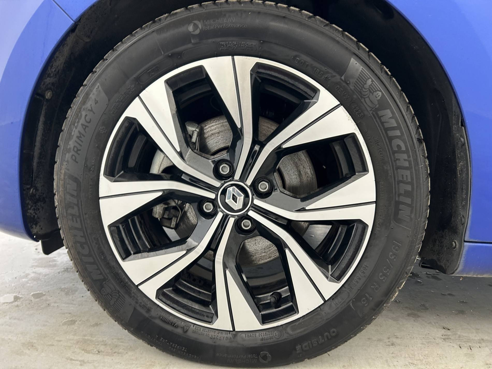 Vente en ligne Renault Clio 5 Clio E-Tech 140 - 21N au prix de 16 700 €