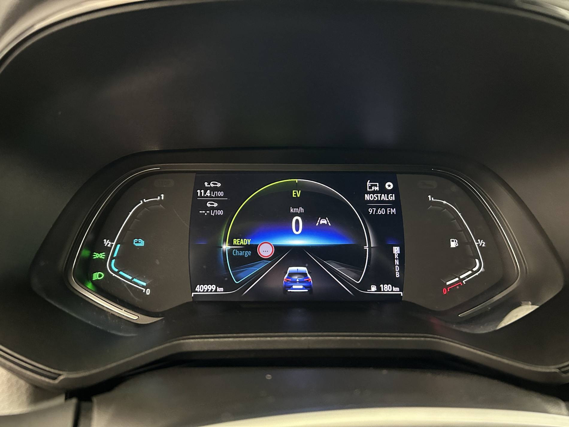 Vente en ligne Renault Clio 5 Clio E-Tech 140 - 21N au prix de 16 700 €