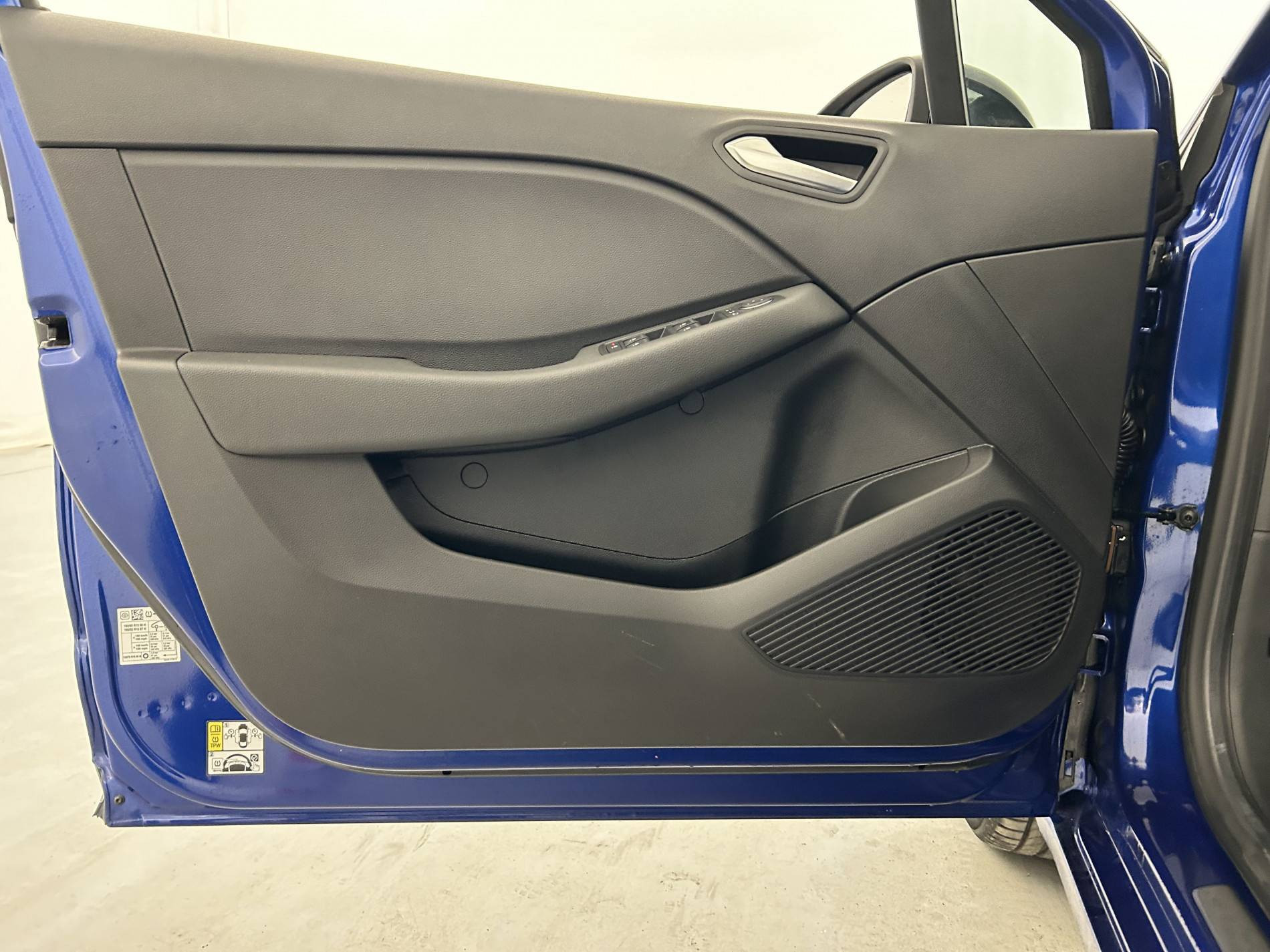 Vente en ligne Renault Clio 5 Clio E-Tech 140 - 21N au prix de 16 700 €