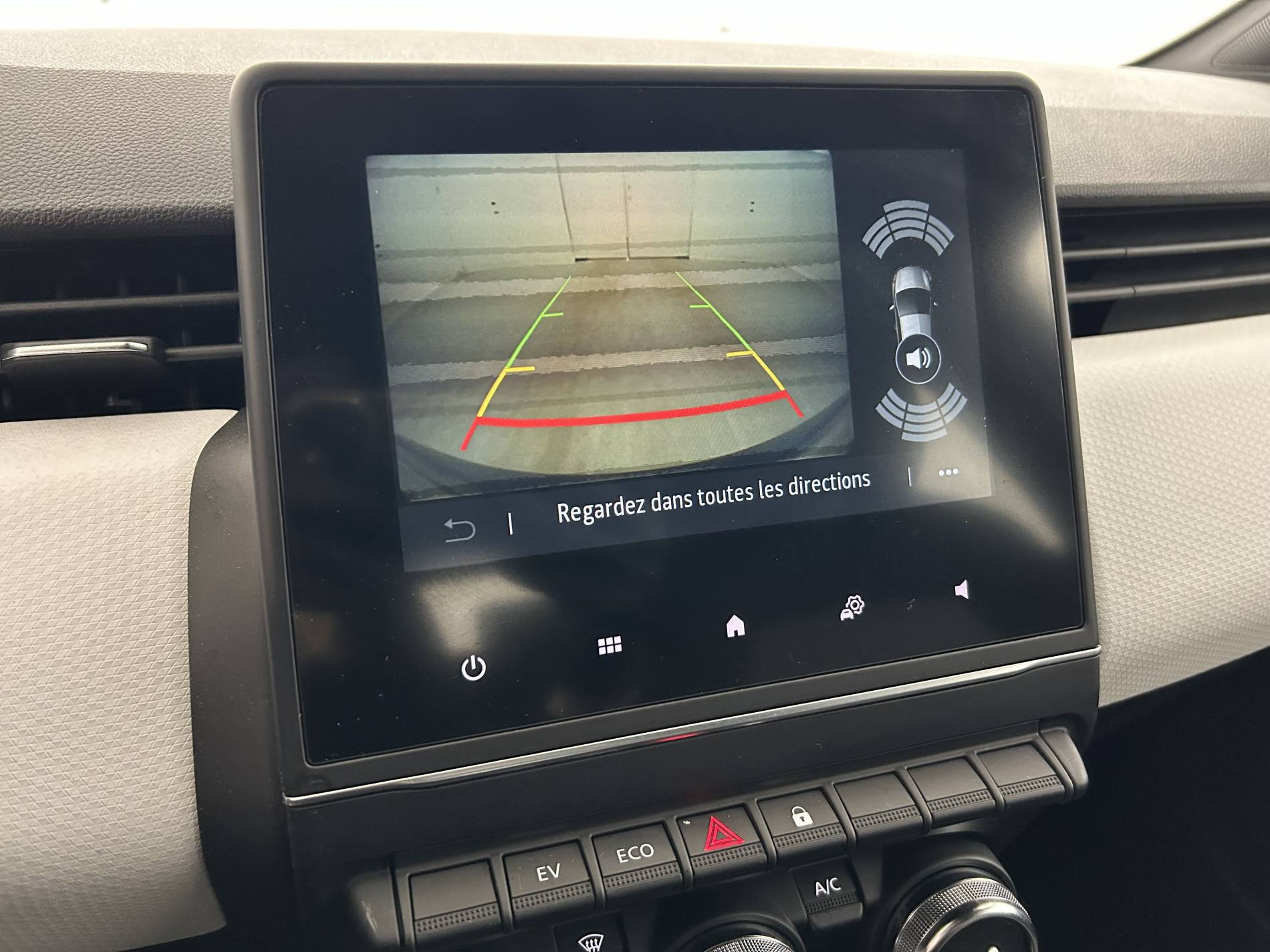 Vente en ligne Renault Clio 5 Clio E-Tech 140 - 21N au prix de 16 700 €