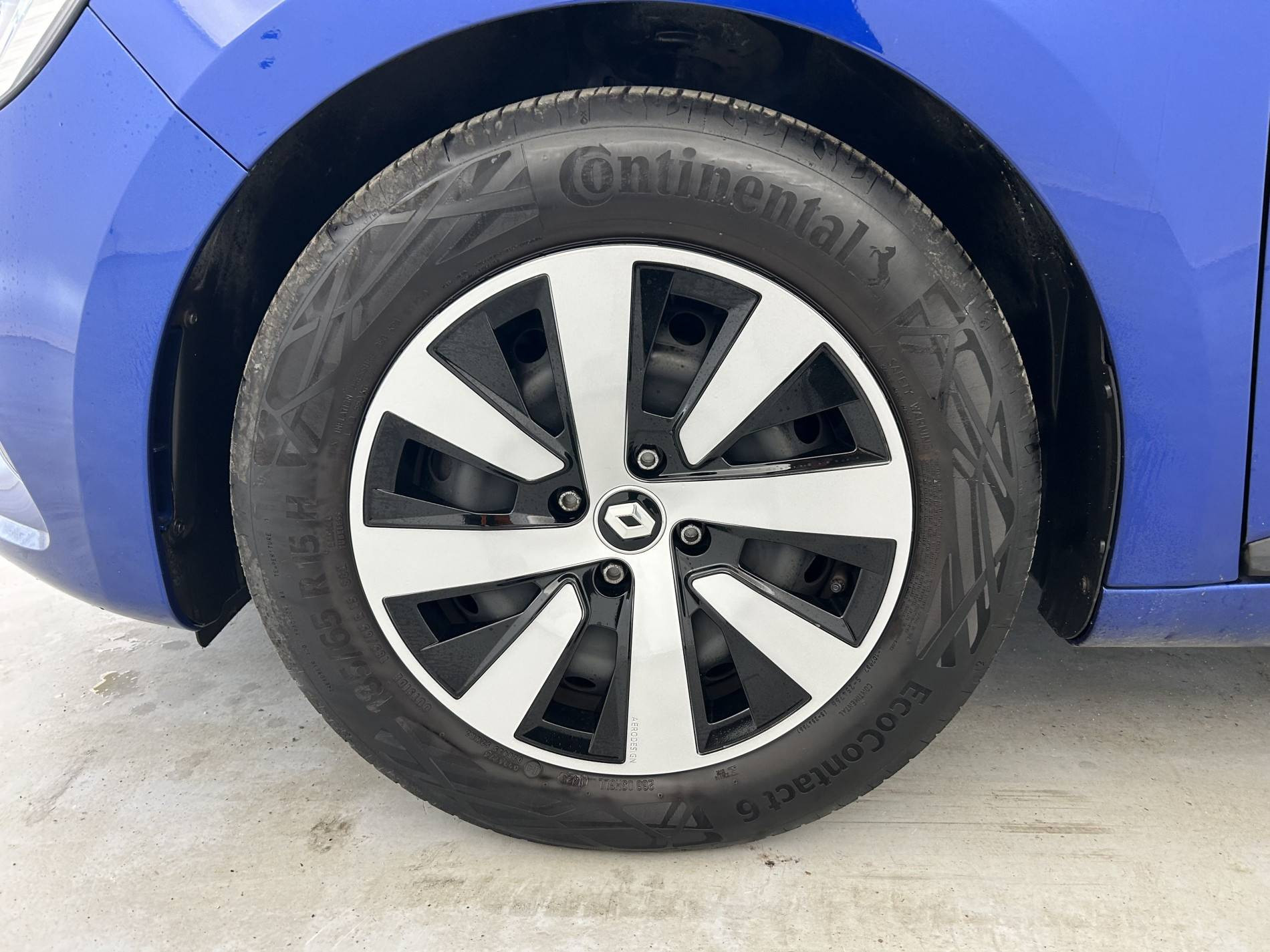 Vente en ligne Renault Clio 5 Clio TCe 90 au prix de 14 350 €