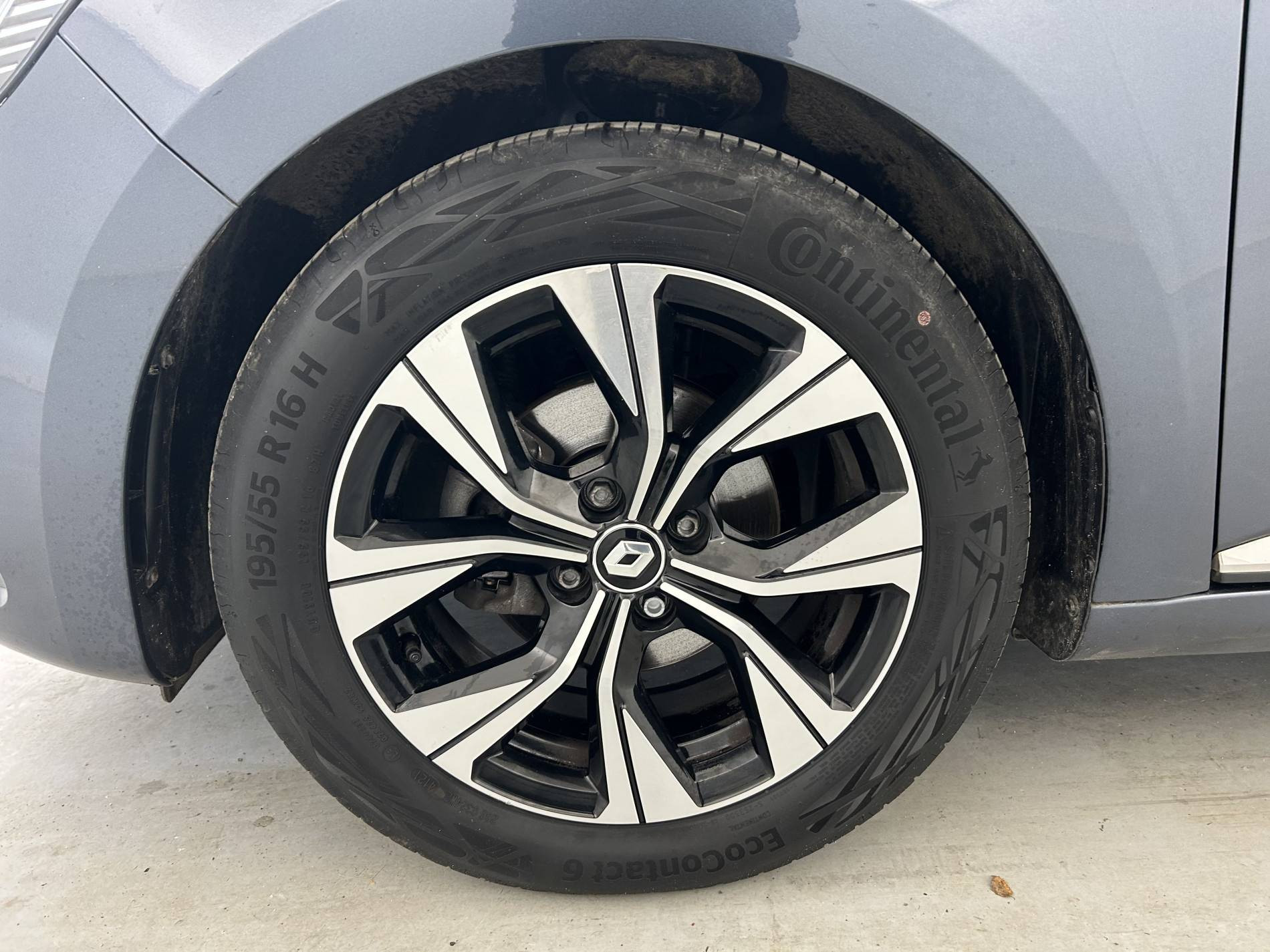 Vente en ligne Renault Clio 5 Clio TCe 90 - 21 au prix de 14 990 €