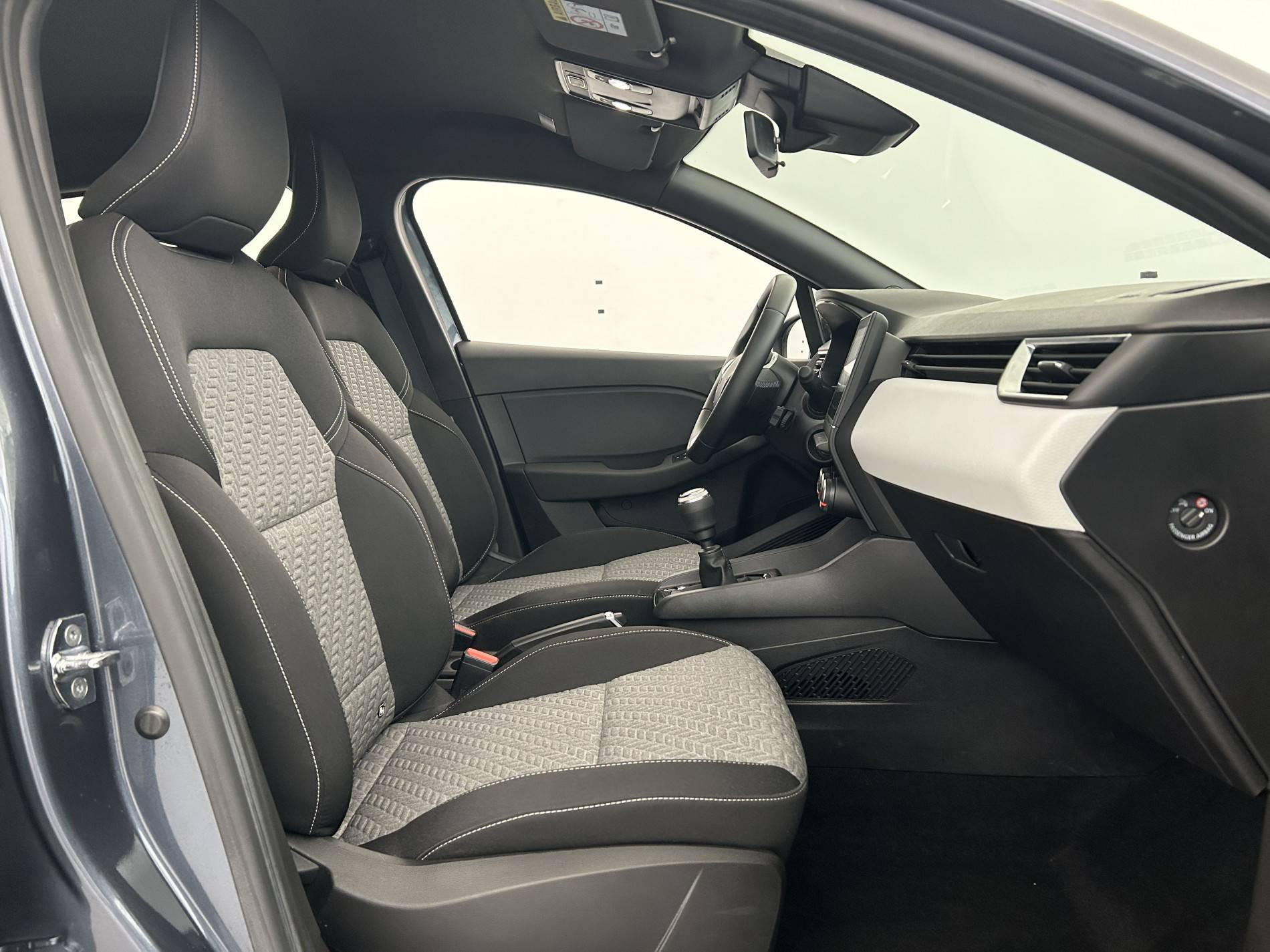 Vente en ligne Renault Clio 5 Clio TCe 90 - 21 au prix de 14 990 €