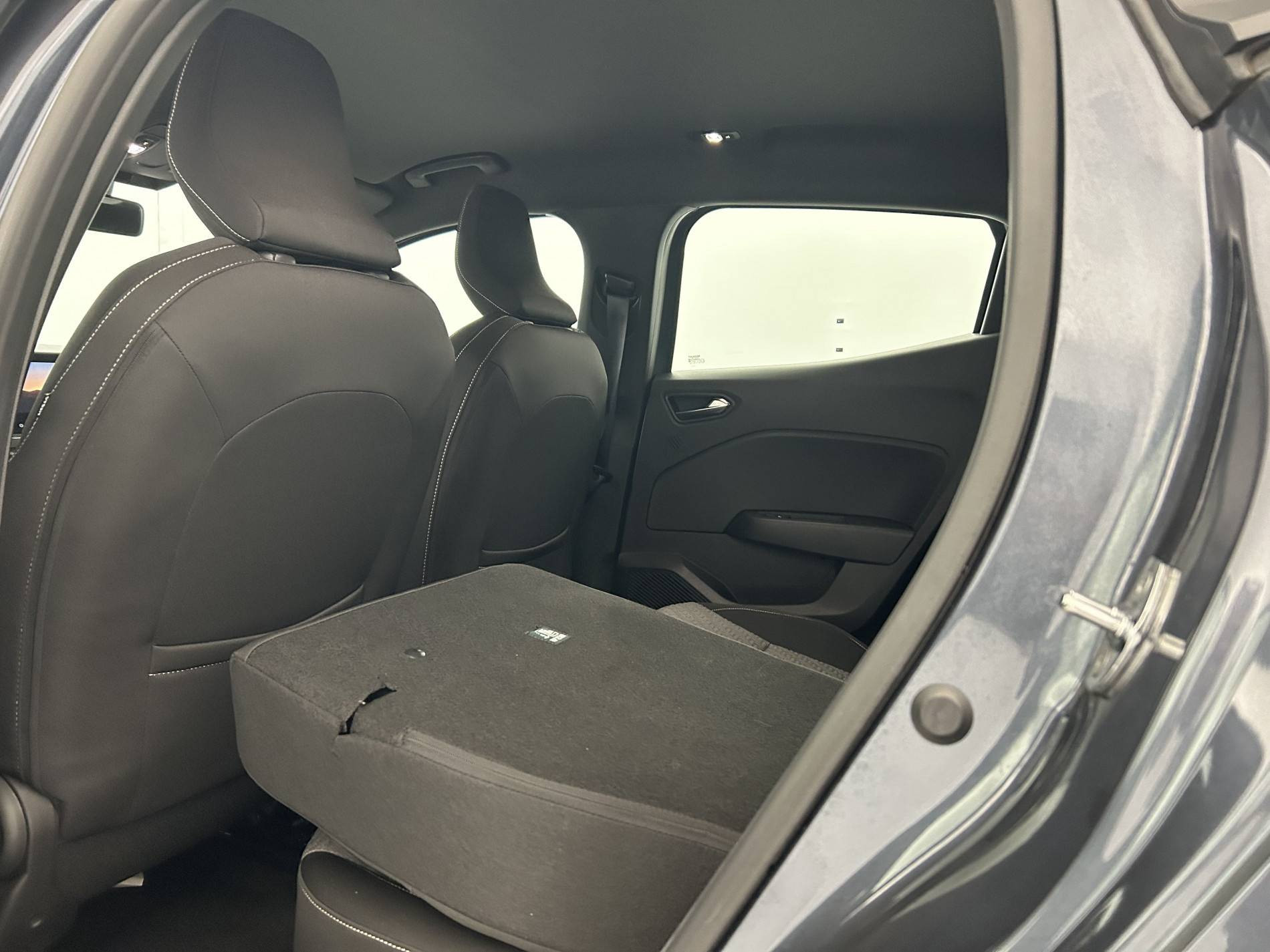 Vente en ligne Renault Clio 5 Clio TCe 90 - 21 au prix de 14 990 €