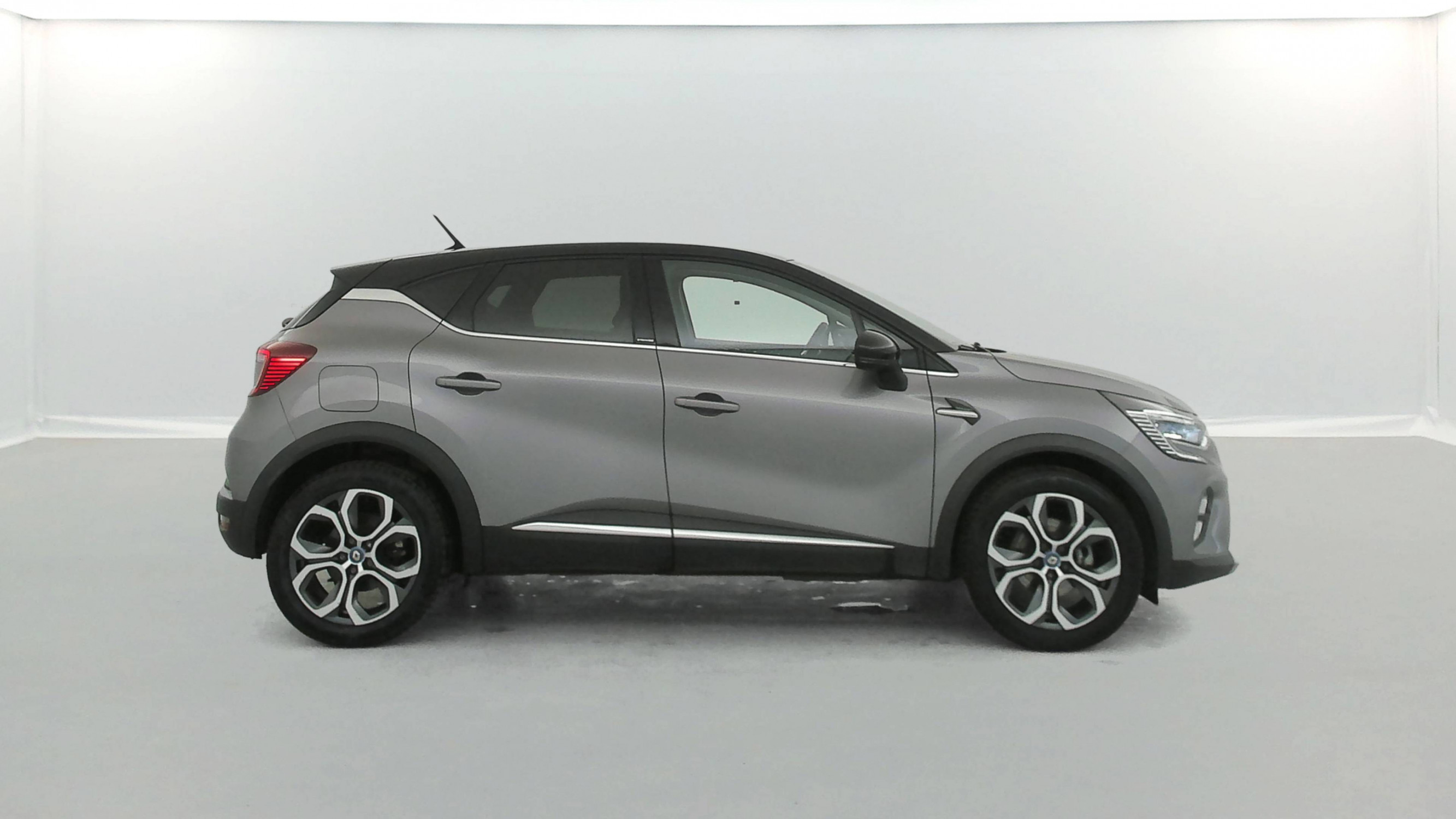 Vente en ligne Renault Captur  E-Tech Plug-in 160 au prix de 17 390 €