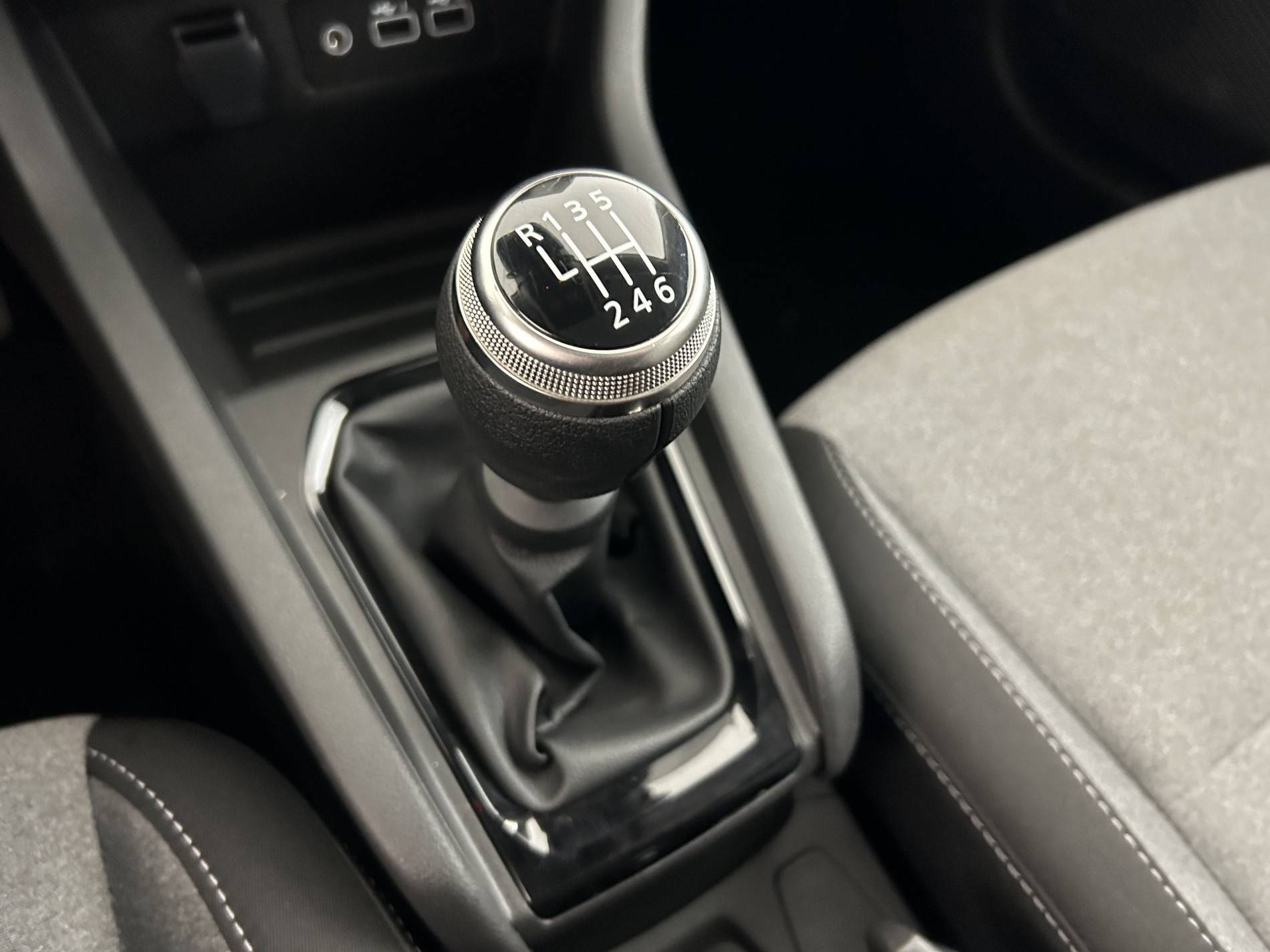 Vente en ligne Renault Clio 5 Clio TCe 90 au prix de 15 900 €