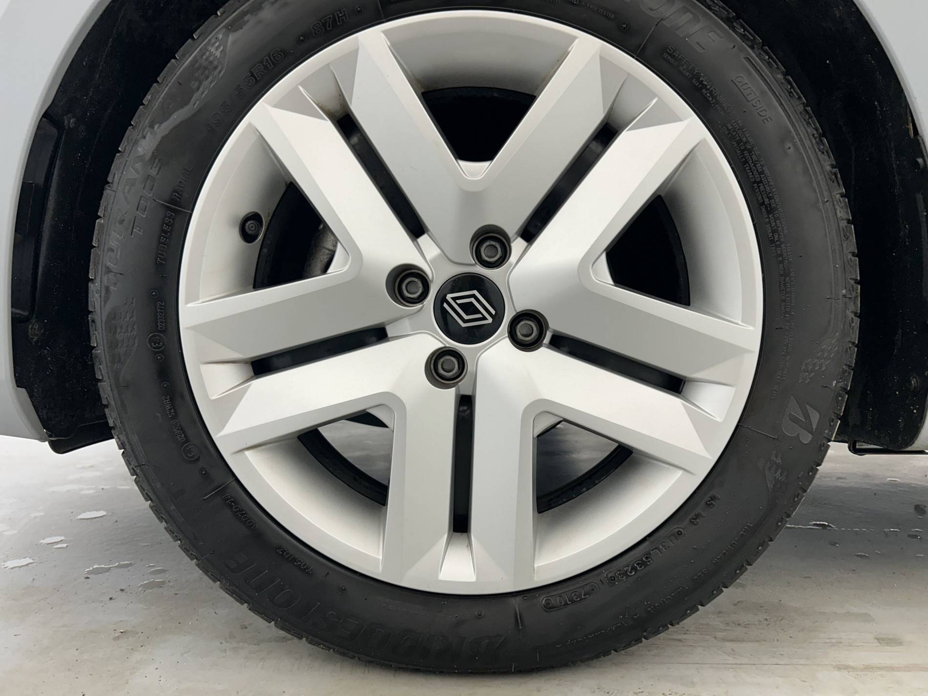 Vente en ligne Renault Clio 5 Clio TCe 90 au prix de 15 900 €