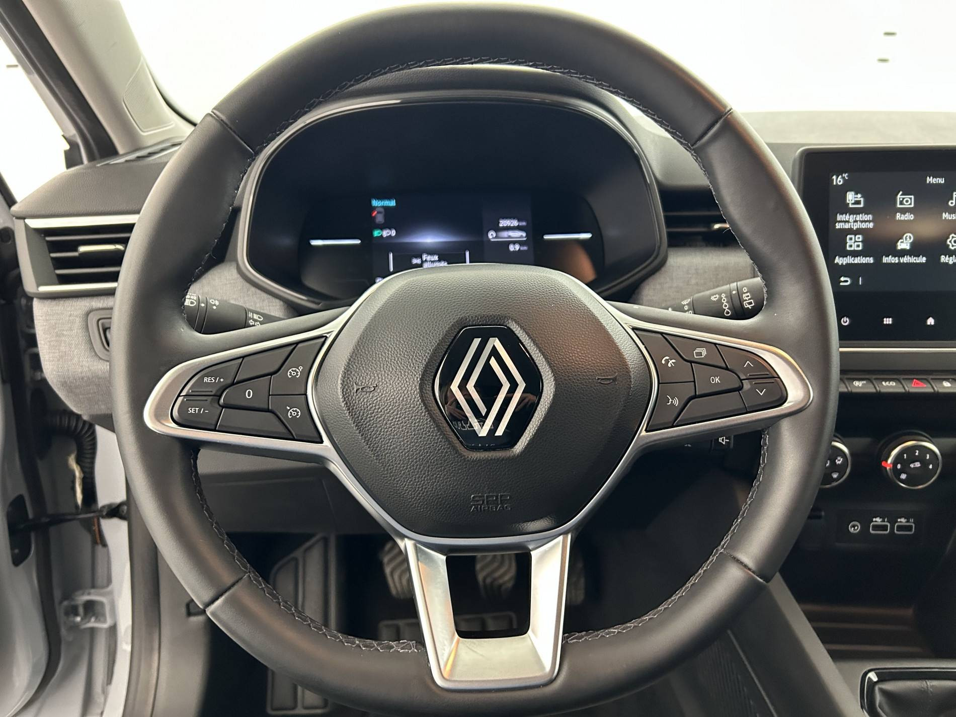 Vente en ligne Renault Clio 5 Clio TCe 90 au prix de 15 900 €