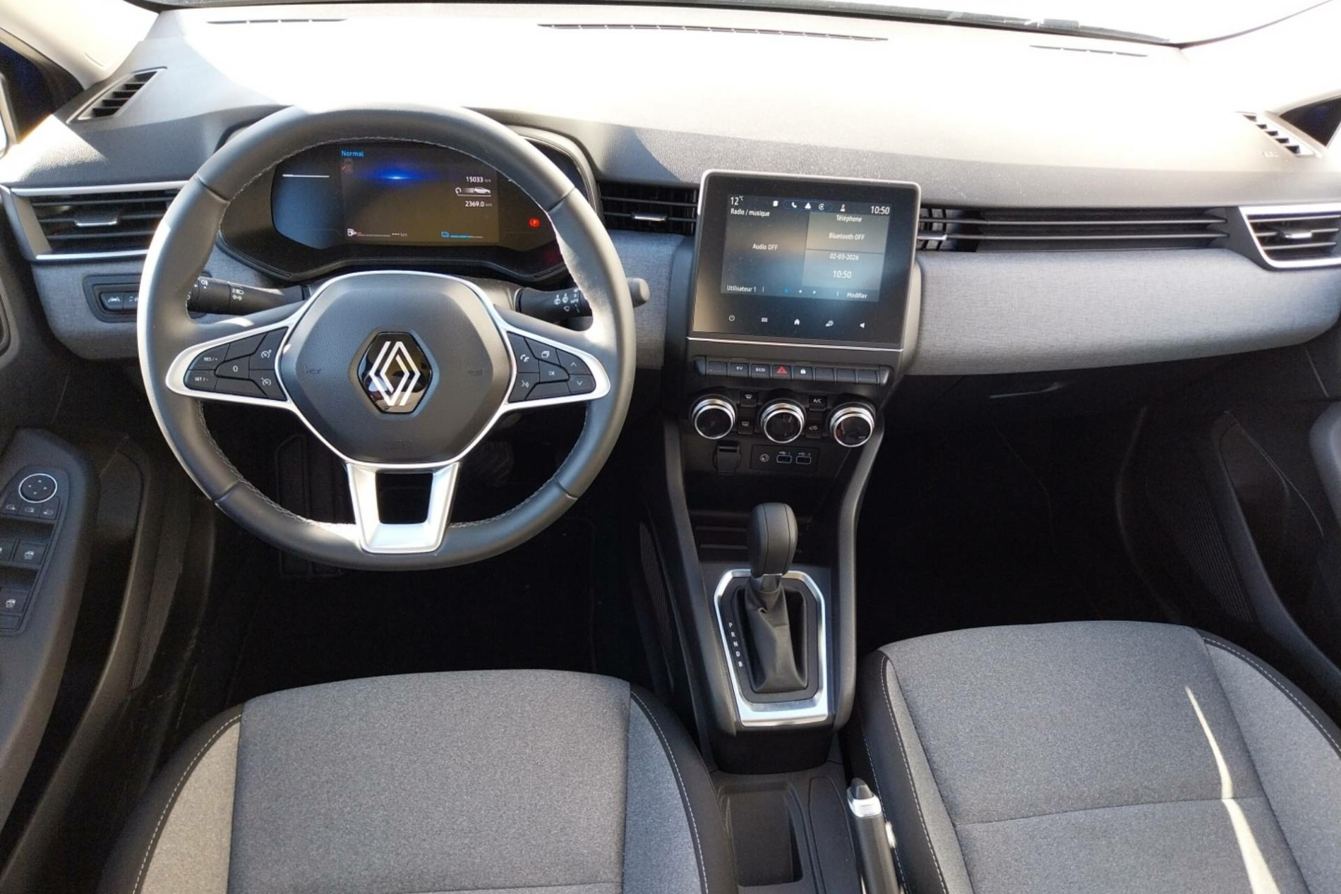 Vente en ligne Renault Clio 5 Clio E-Tech full hybrid 145 au prix de 19 800 €