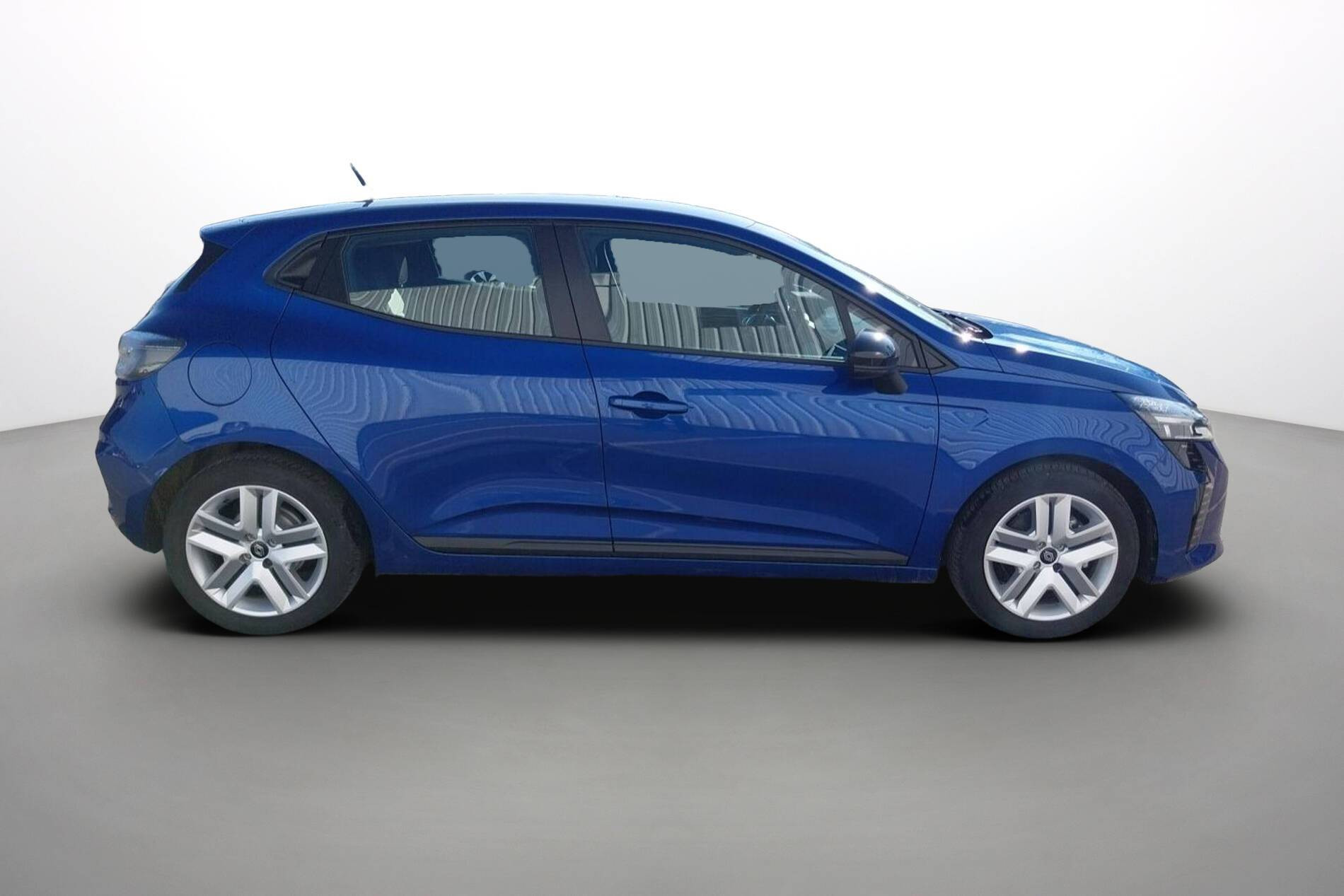 Vente en ligne Renault Clio 5 Clio E-Tech full hybrid 145 au prix de 19 800 €