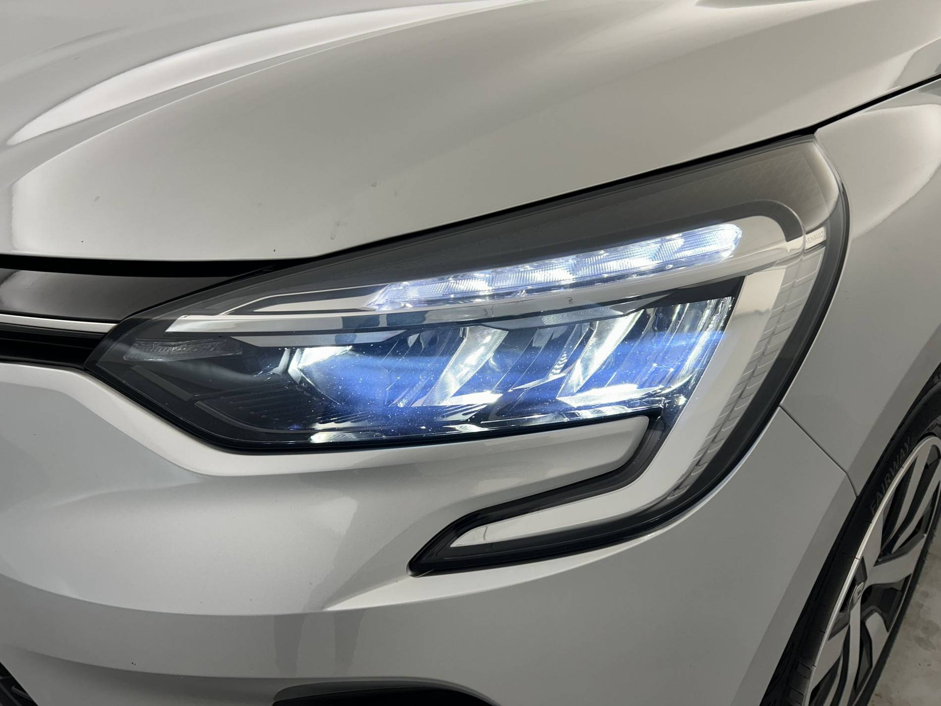 Vente en ligne Renault Clio 5 Clio TCe 90 au prix de 14 350 €