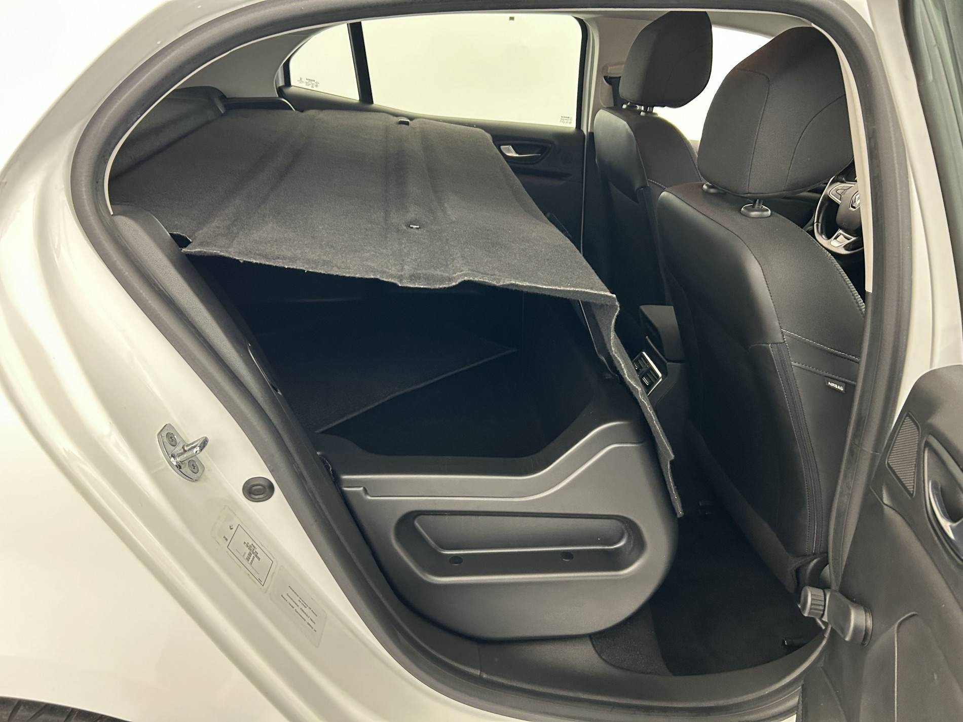 Vente en ligne Renault Megane 4  BLUE DCI 95 au prix de 11 400 €